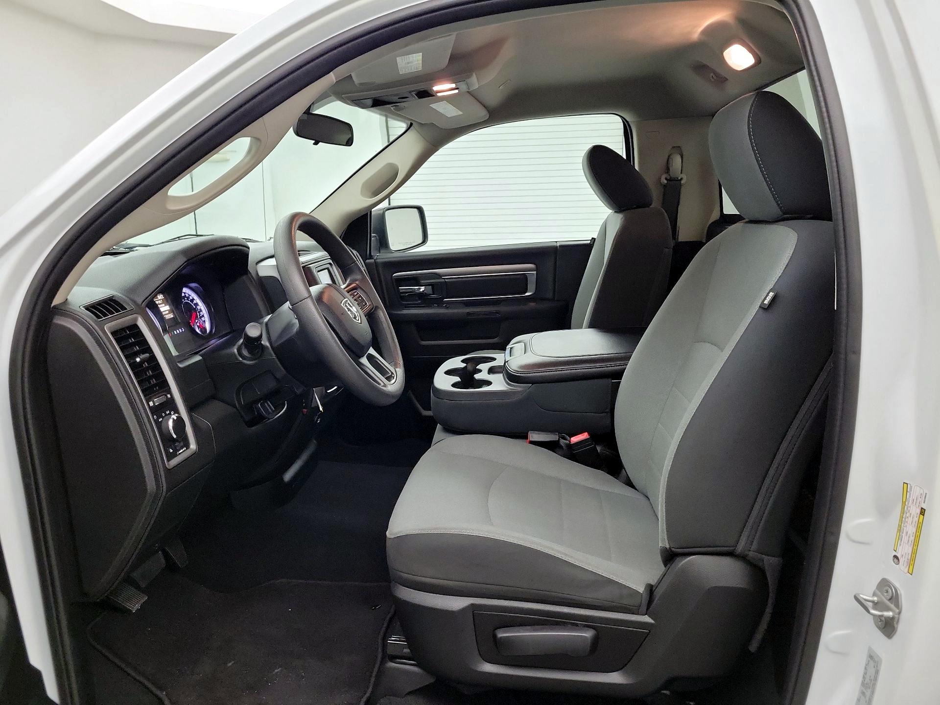 Thumbnail: 2022 RAM 1500 Classic - 9