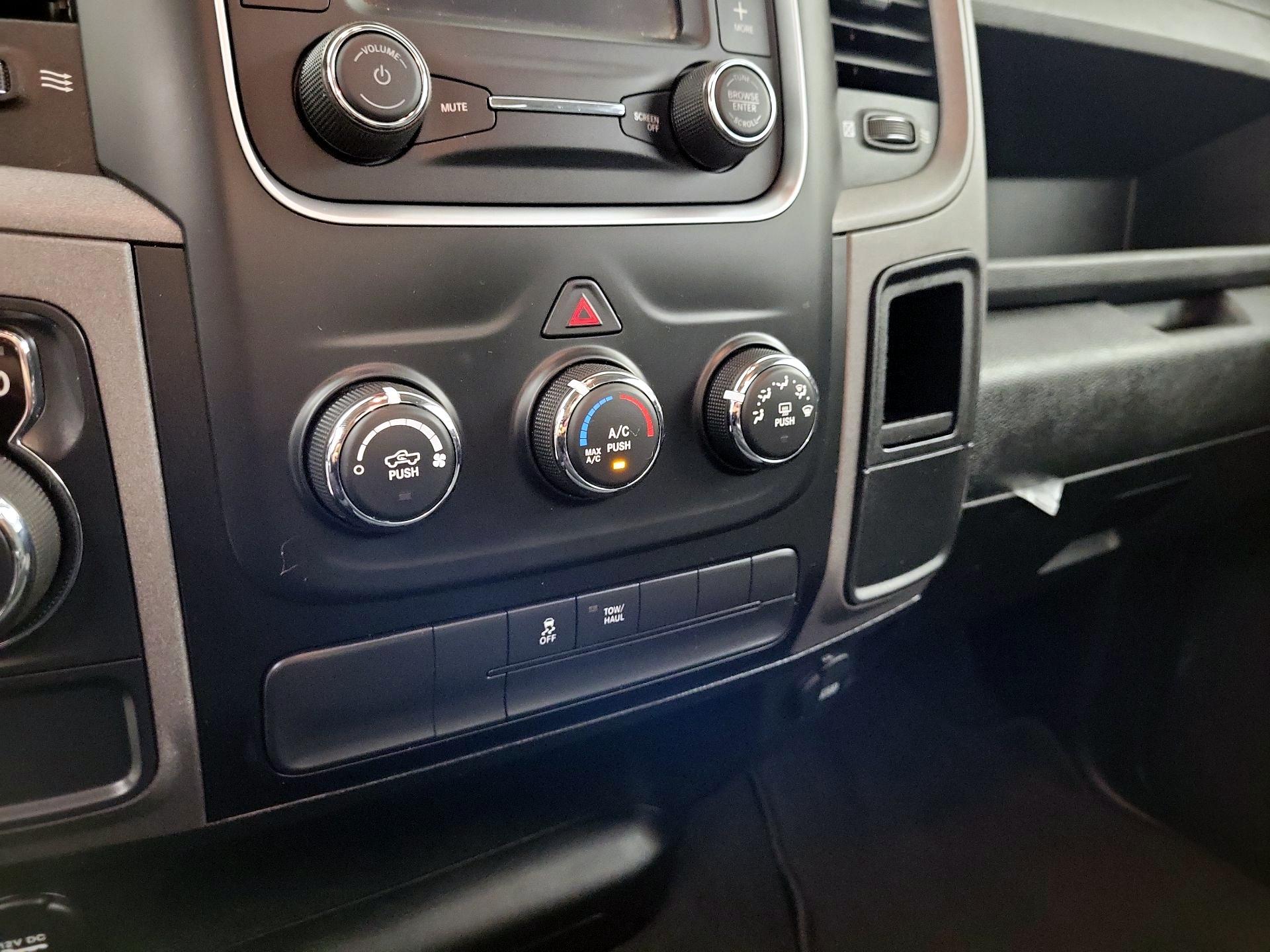 Thumbnail: 2022 RAM 1500 Classic - 14