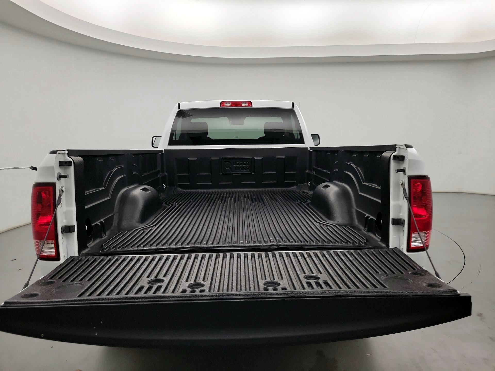 Thumbnail: 2022 RAM 1500 Classic - 17