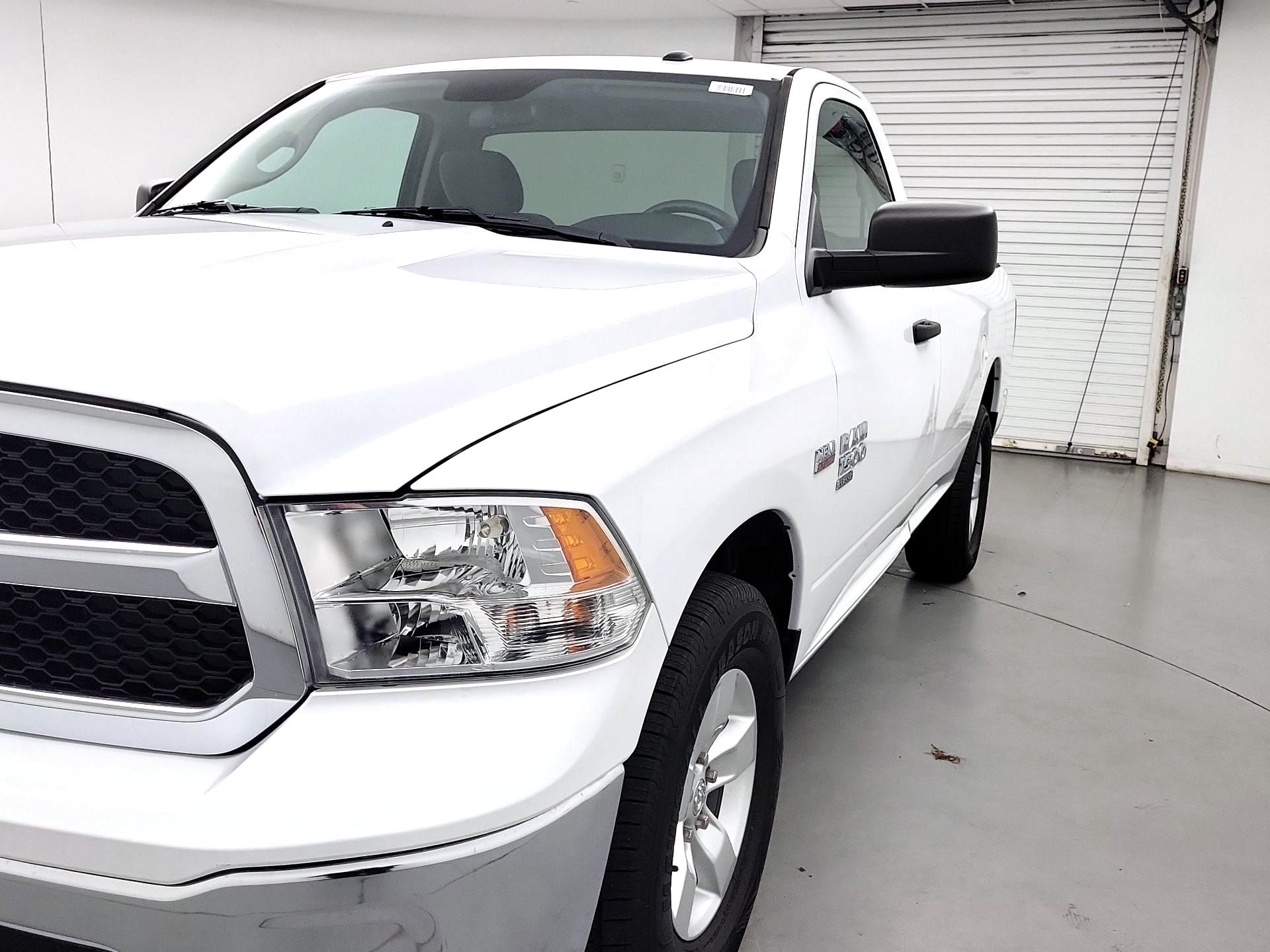 Thumbnail: 2022 RAM 1500 Classic - 3