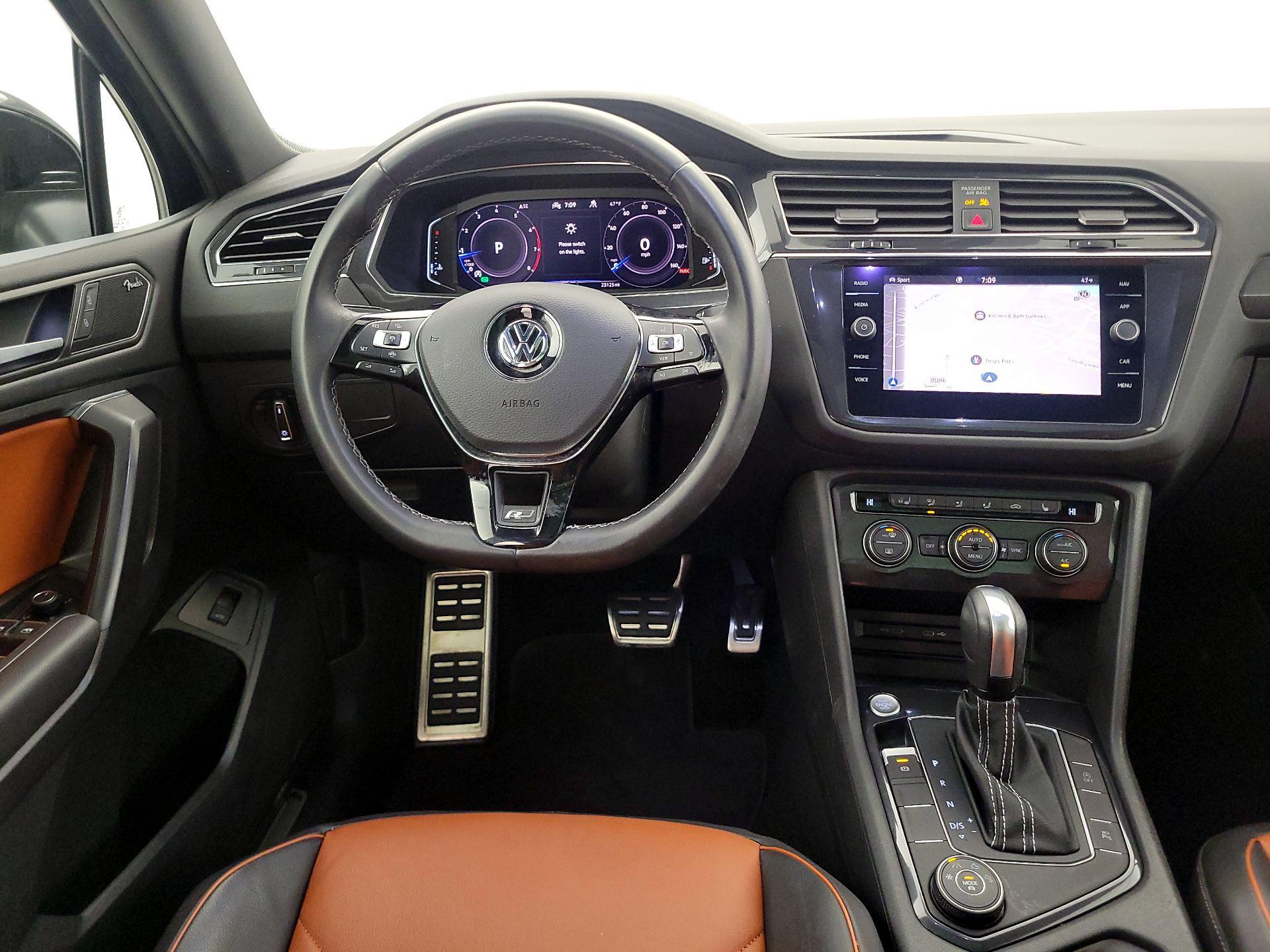 Thumbnail: 2021 Volkswagen Tiguan - 10