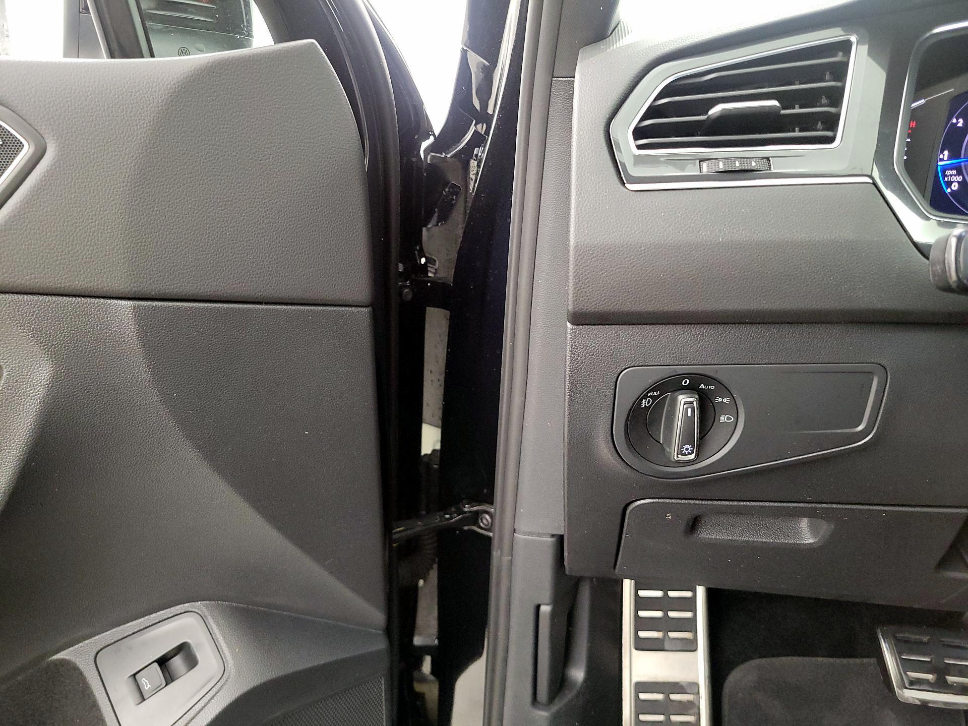 Thumbnail: 2021 Volkswagen Tiguan - 13