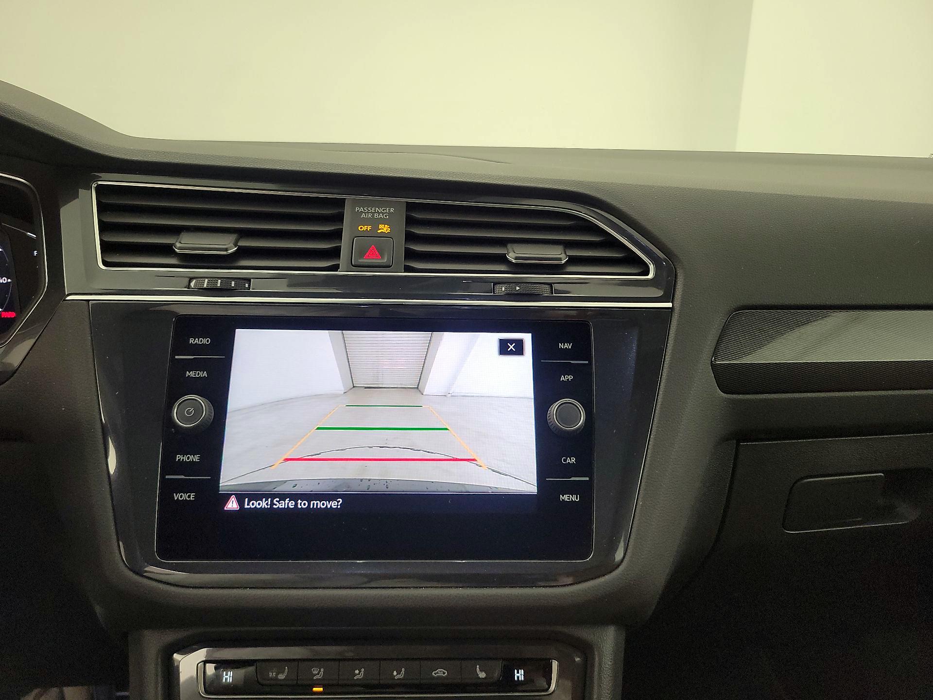 Thumbnail: 2021 Volkswagen Tiguan - 15