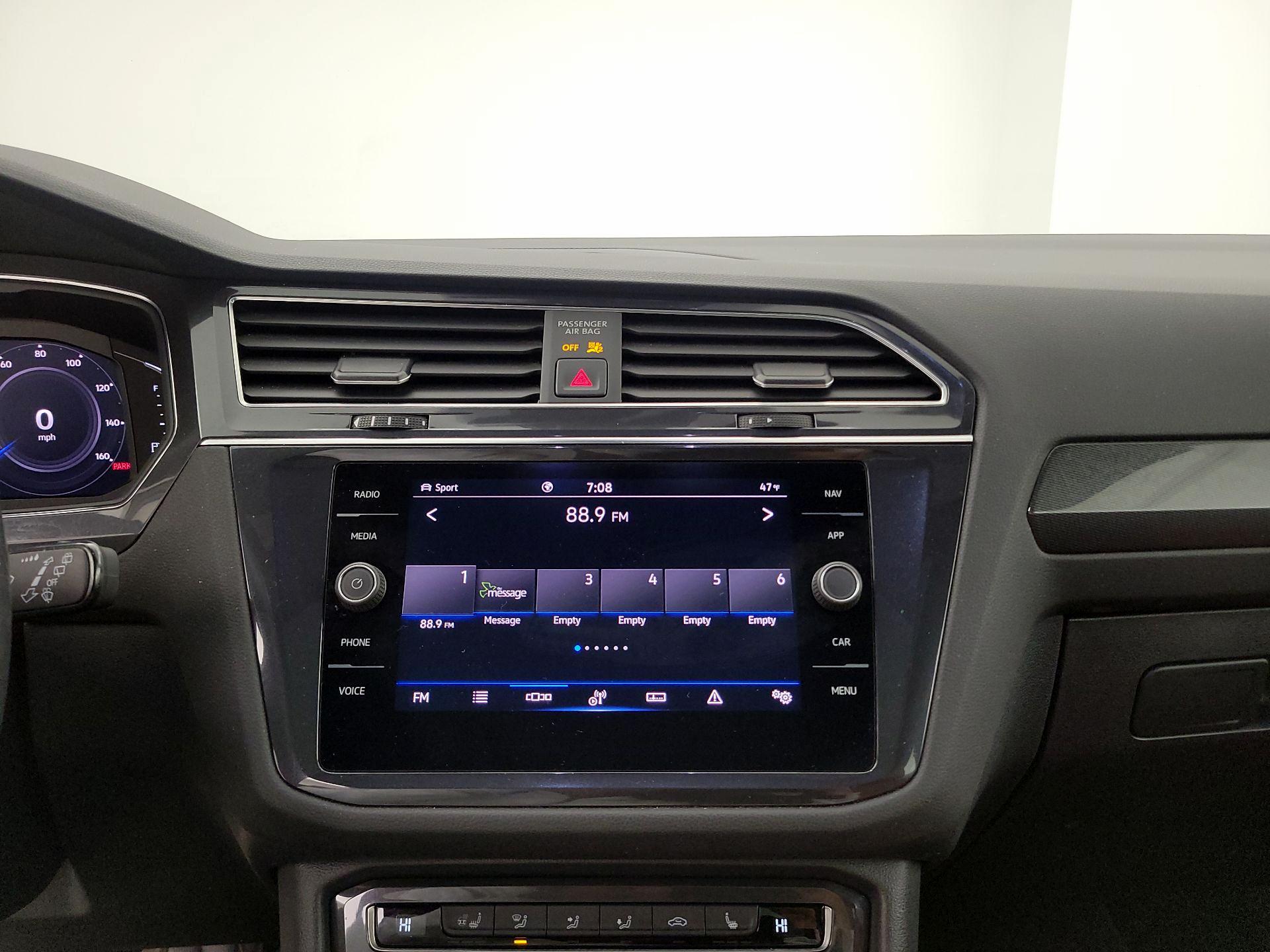 Thumbnail: 2021 Volkswagen Tiguan - 16