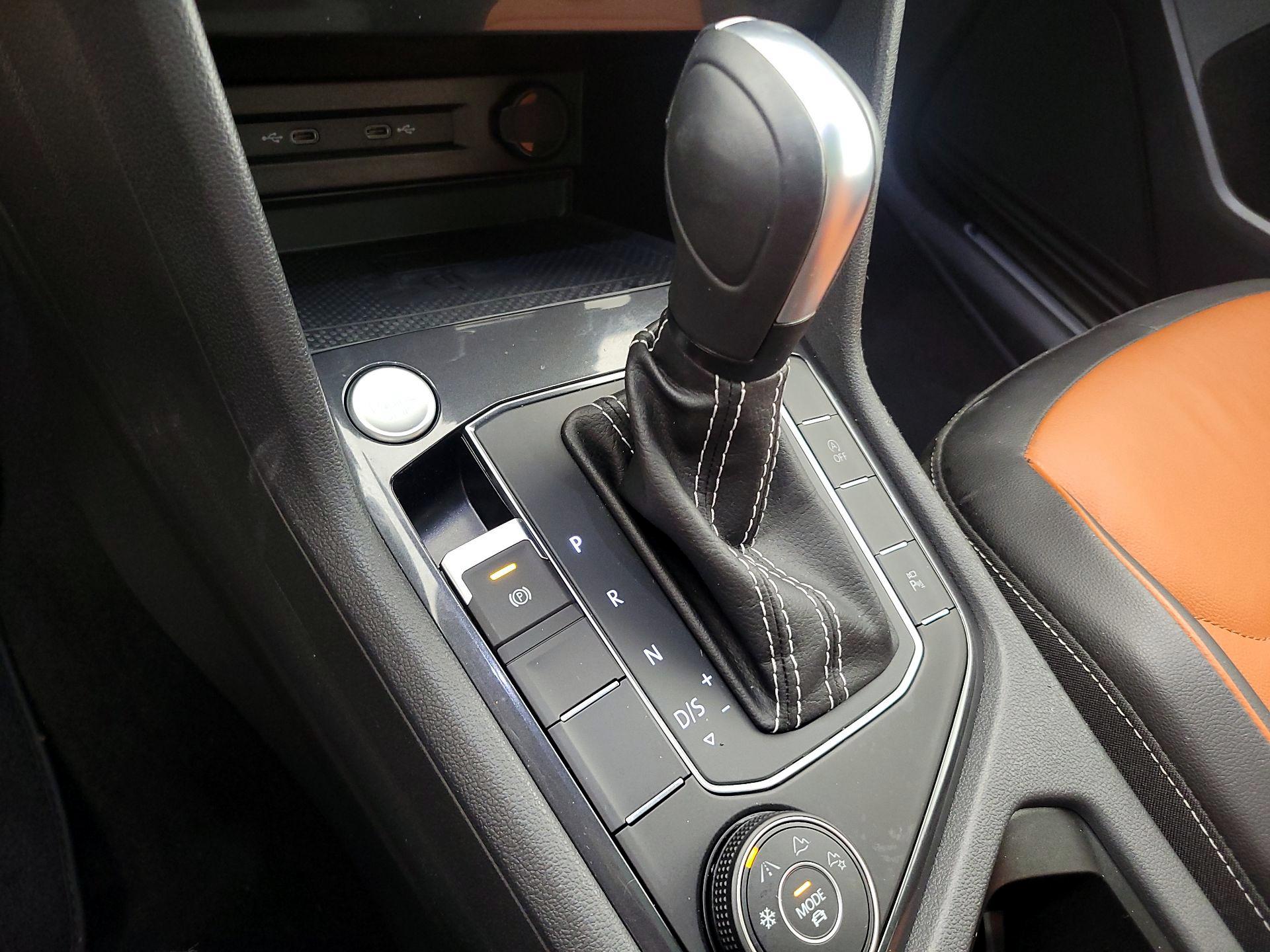 Thumbnail: 2021 Volkswagen Tiguan - 18