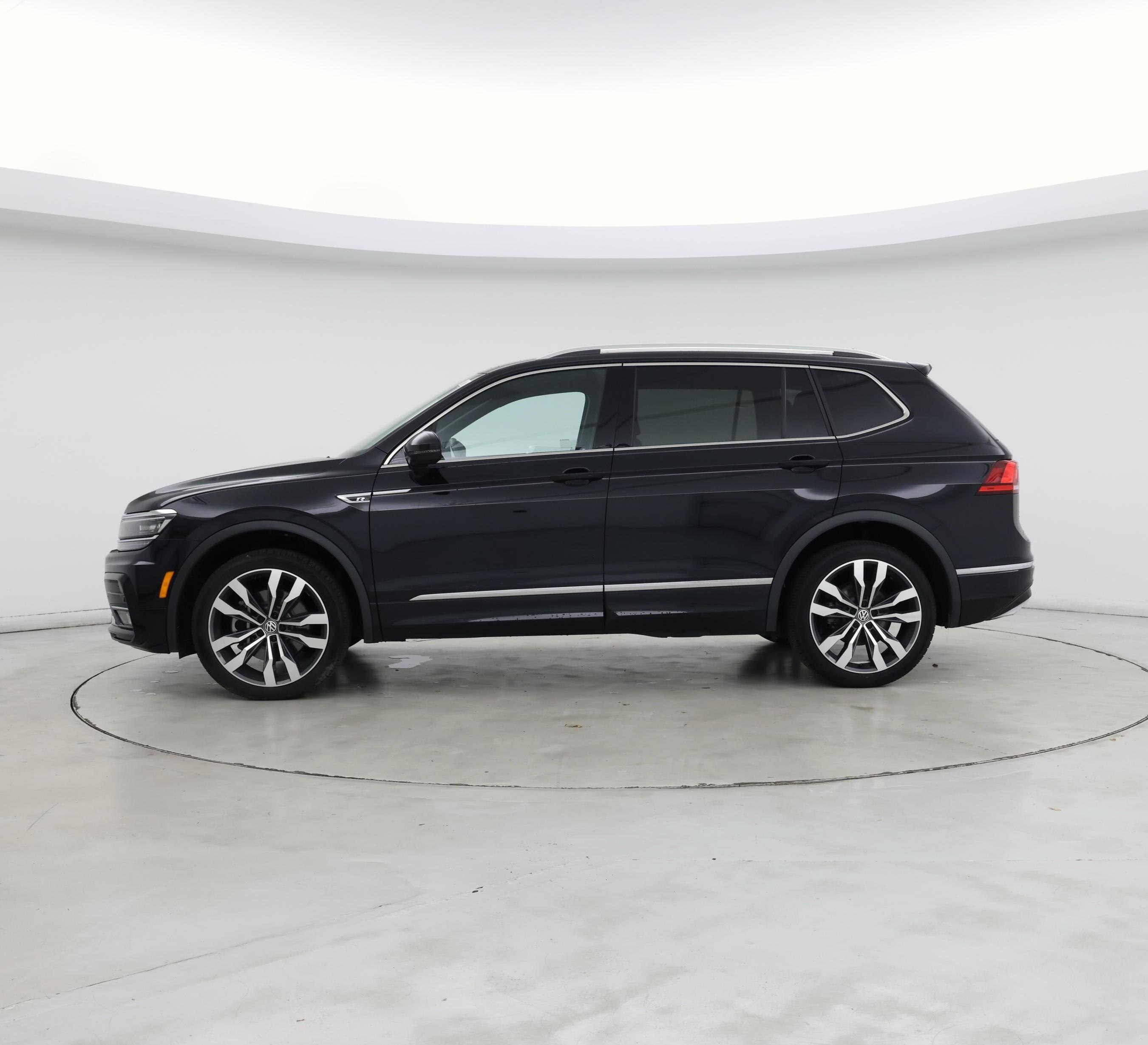 Thumbnail: 2021 Volkswagen Tiguan - 3