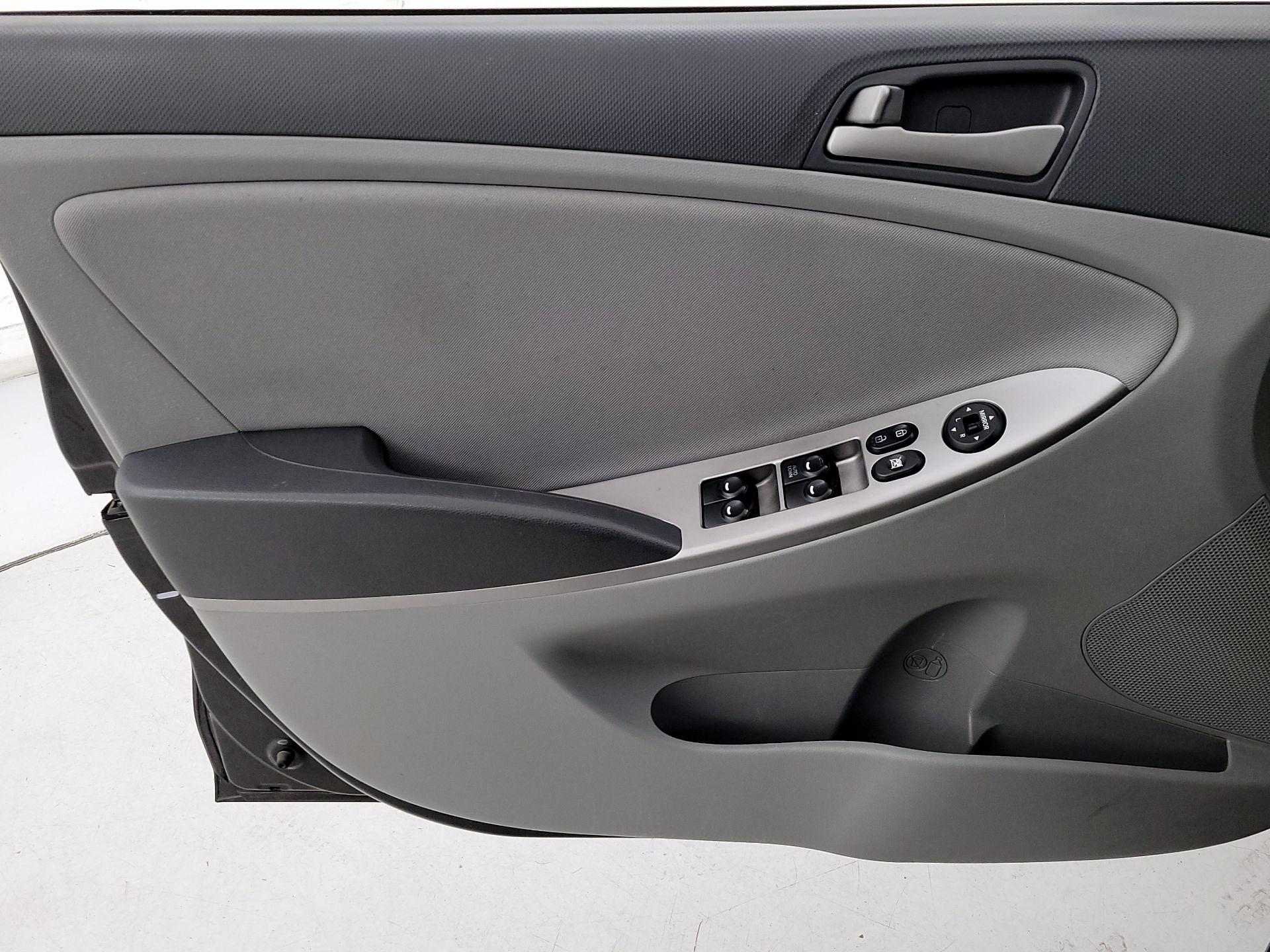 Thumbnail: 2015 Hyundai Accent - 12