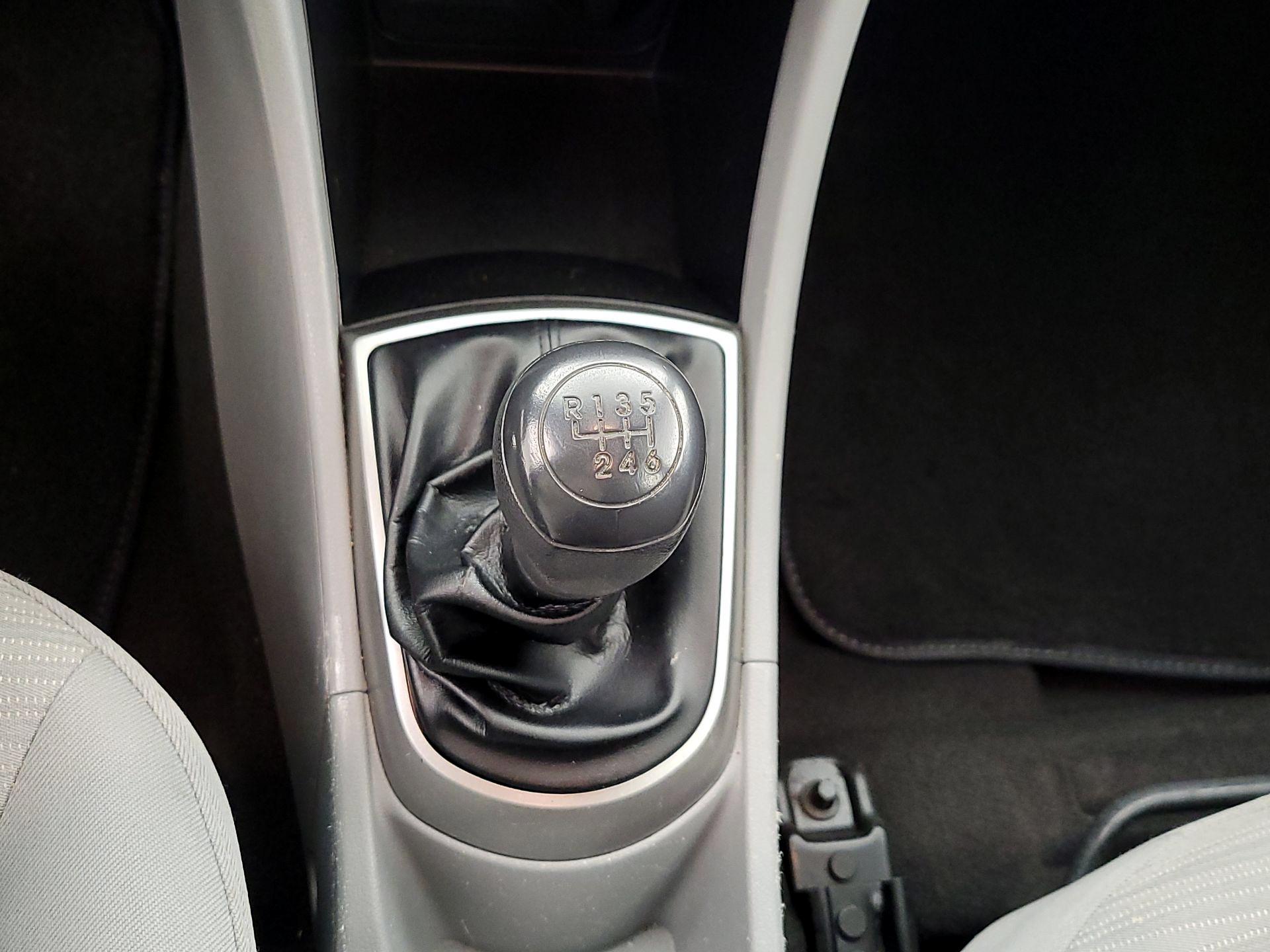 Thumbnail: 2015 Hyundai Accent - 17