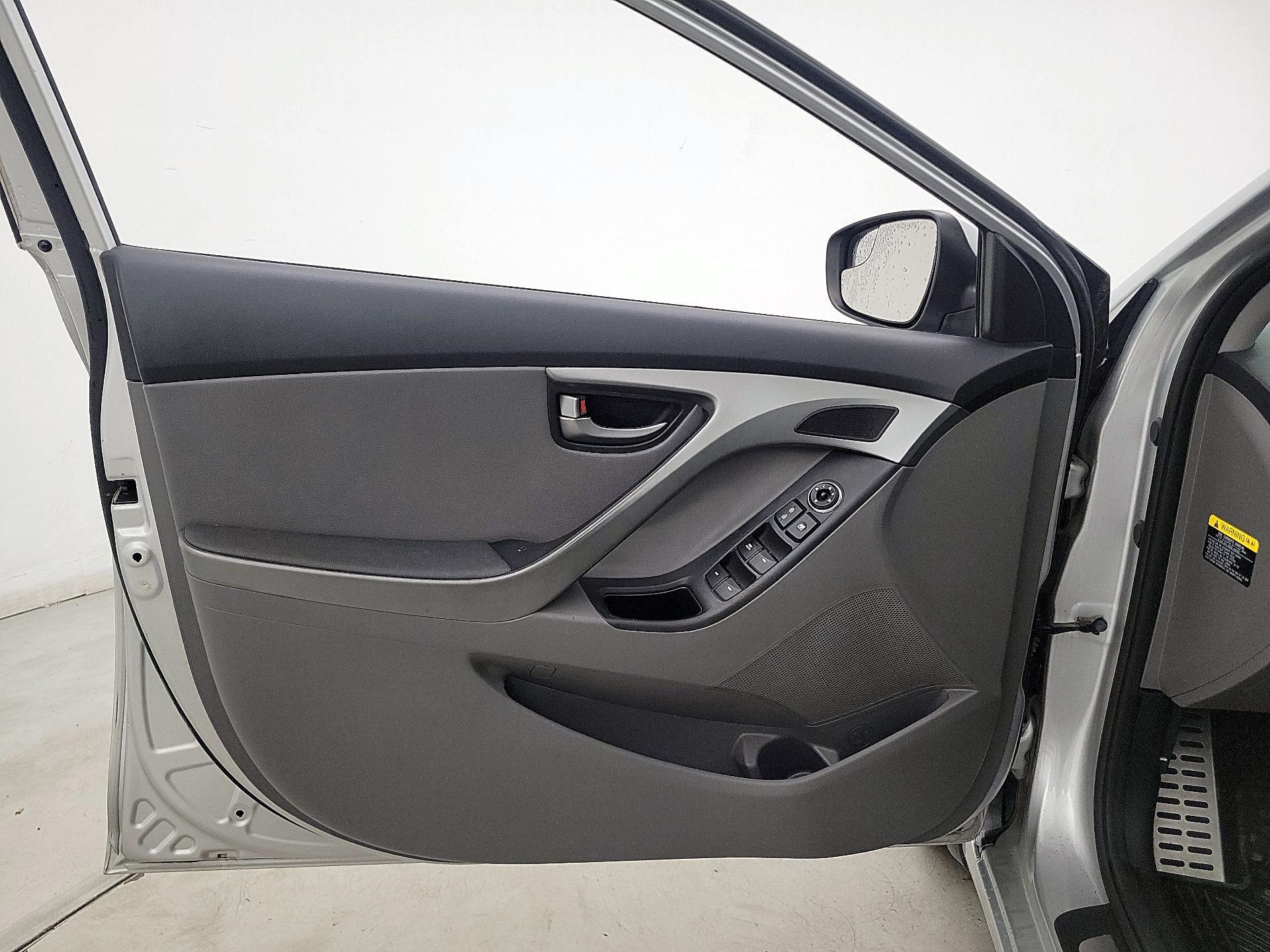 Thumbnail: 2016 Hyundai Elantra - 12