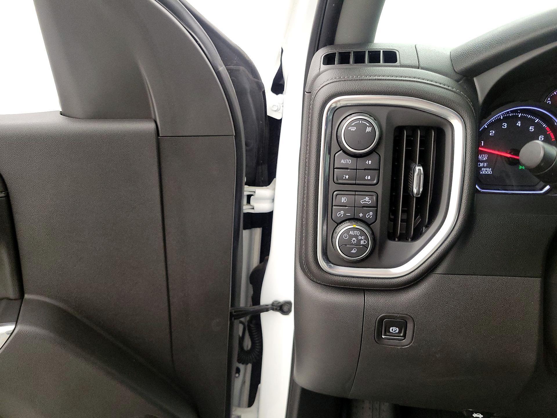 Thumbnail: 2019 Chevrolet Silverado 1500 - 13