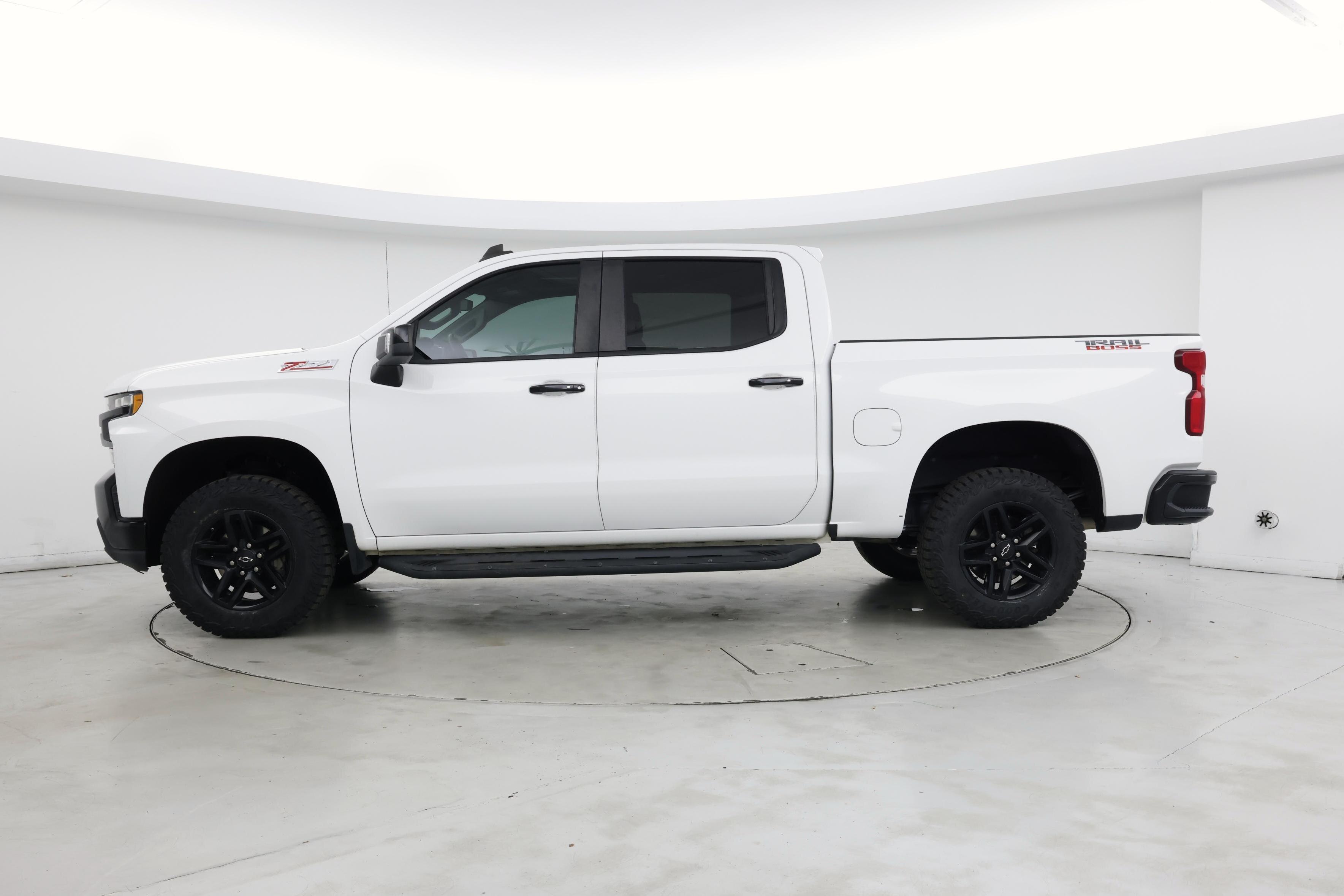 Thumbnail: 2019 Chevrolet Silverado 1500 - 3