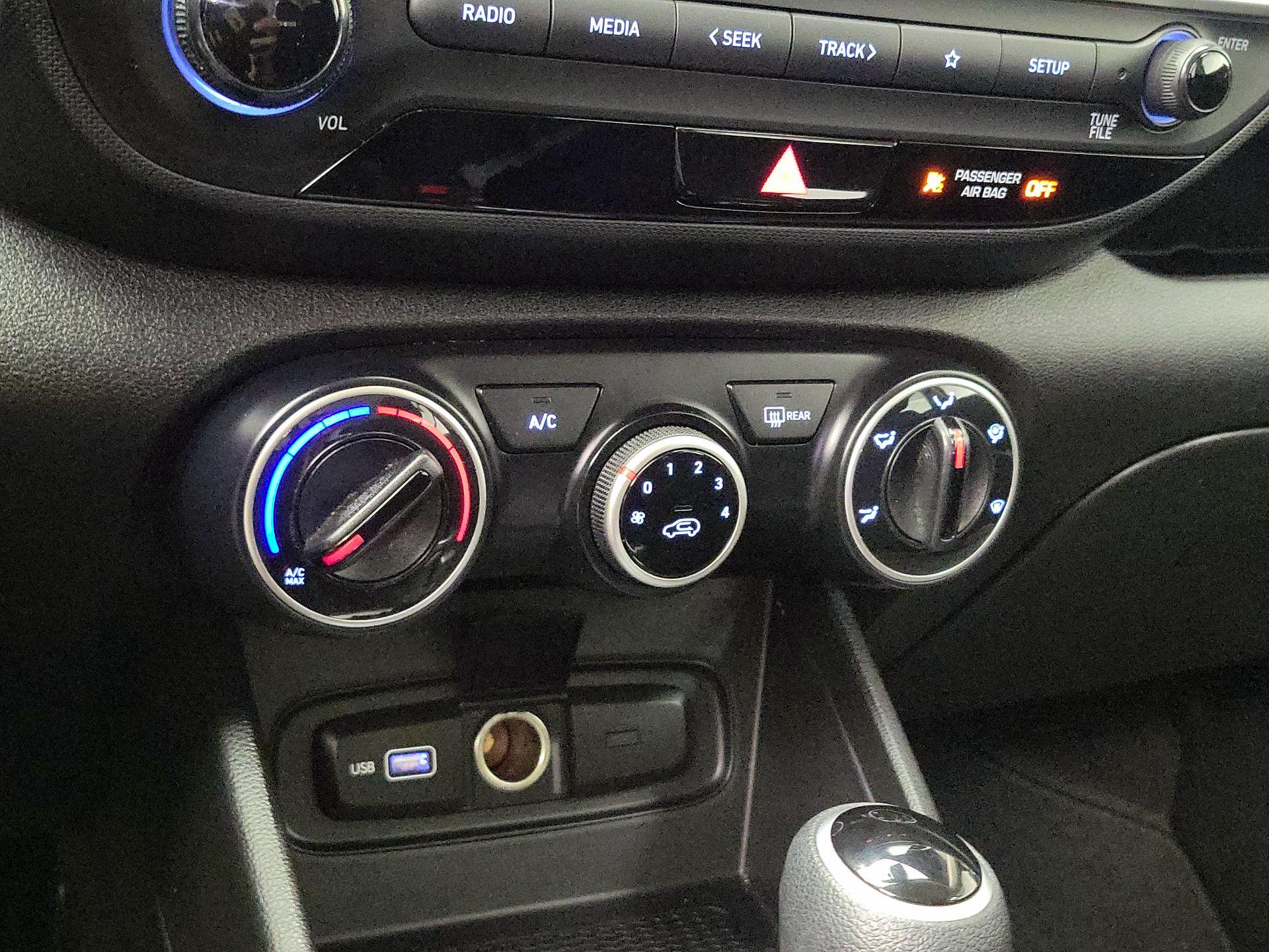 Thumbnail: 2022 Hyundai Venue - 16