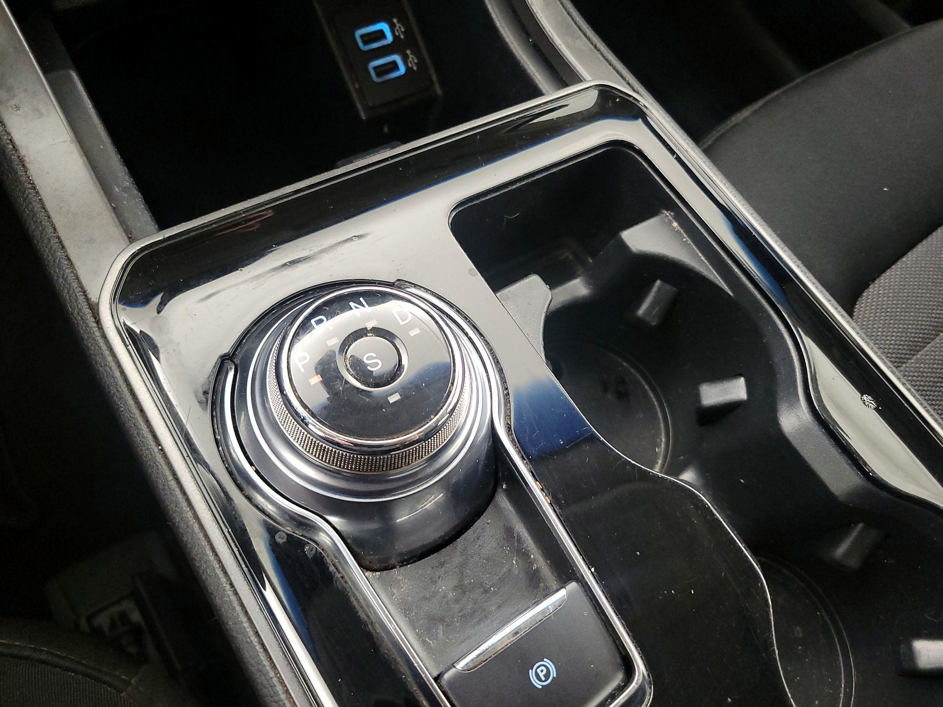 Thumbnail: 2020 Ford Edge - 17