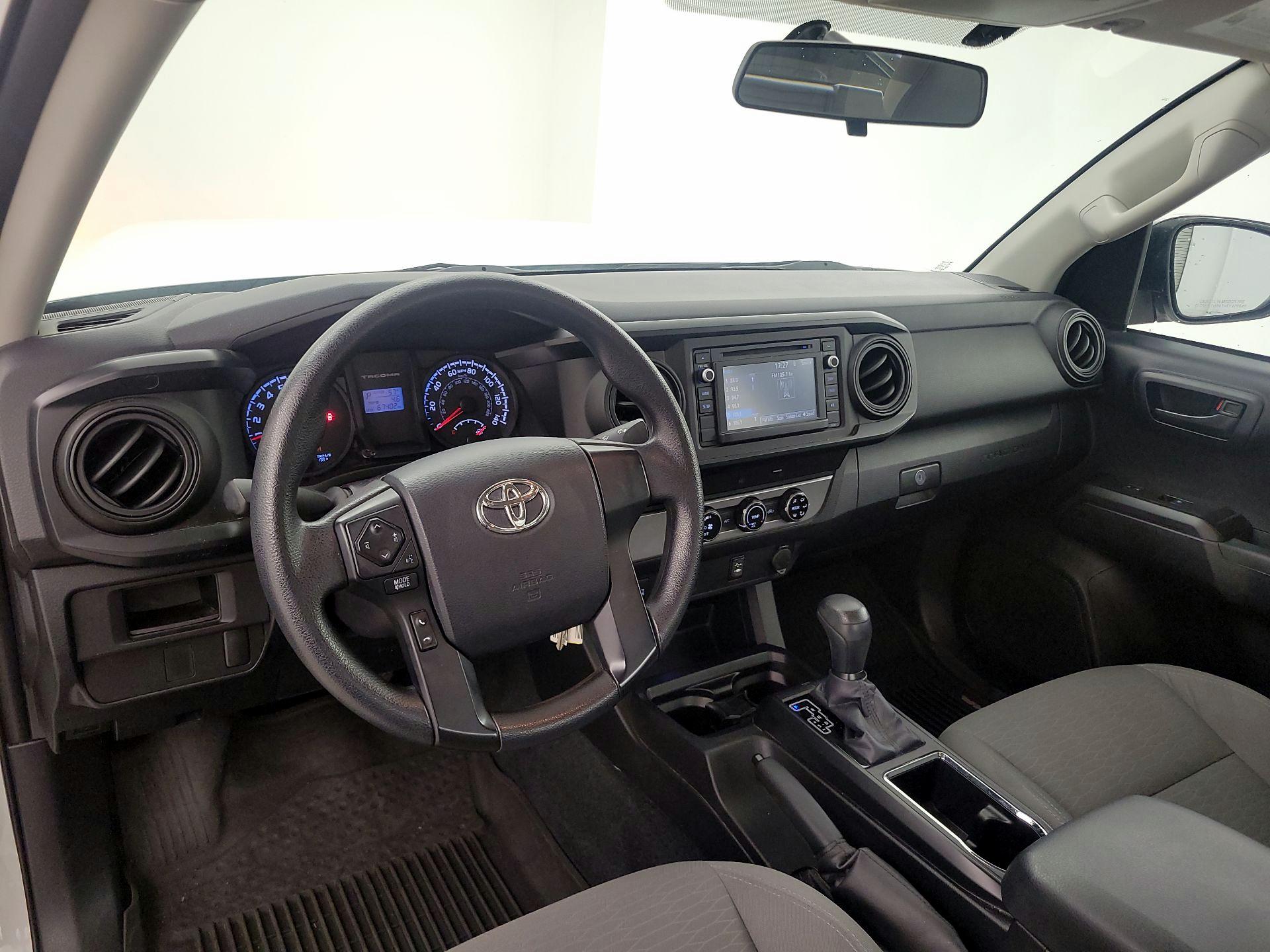 Thumbnail: 2016 Toyota Tacoma - 9