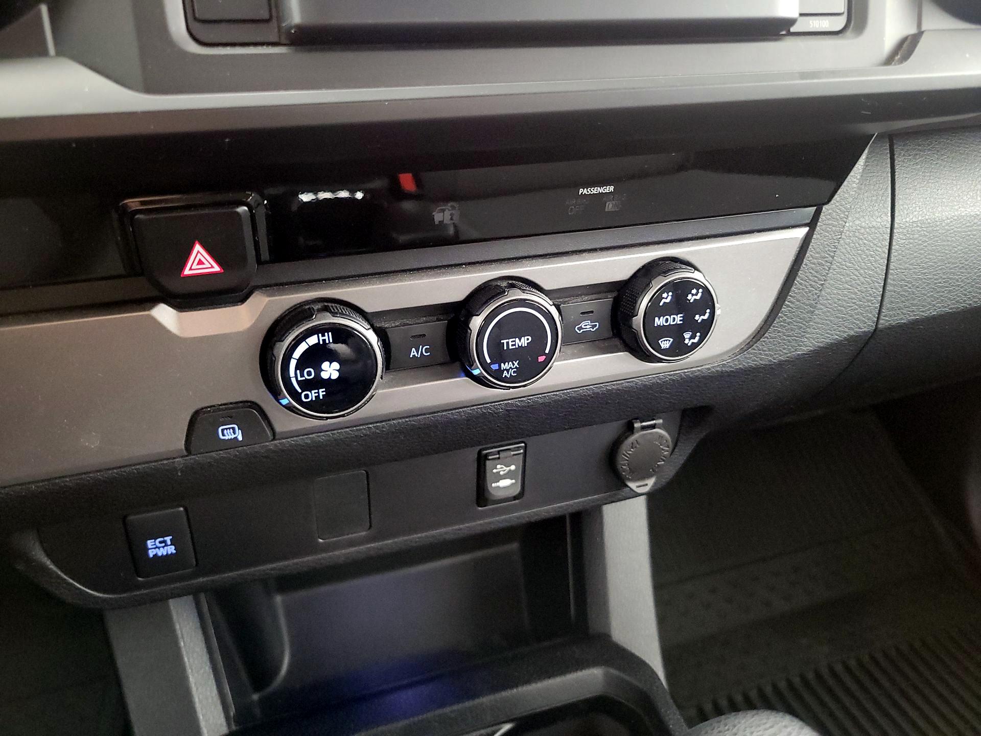 Thumbnail: 2016 Toyota Tacoma - 15