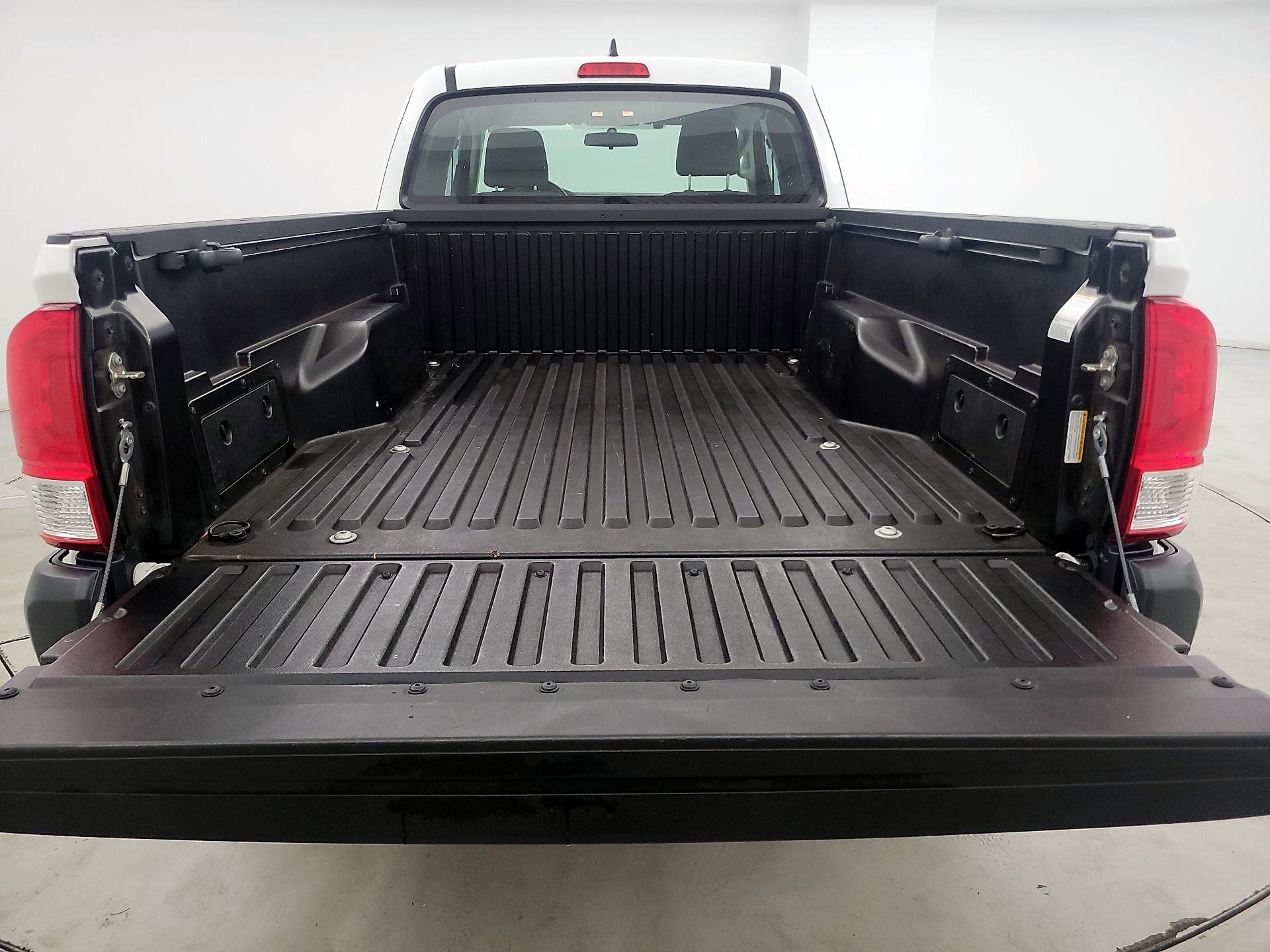 Thumbnail: 2016 Toyota Tacoma - 19