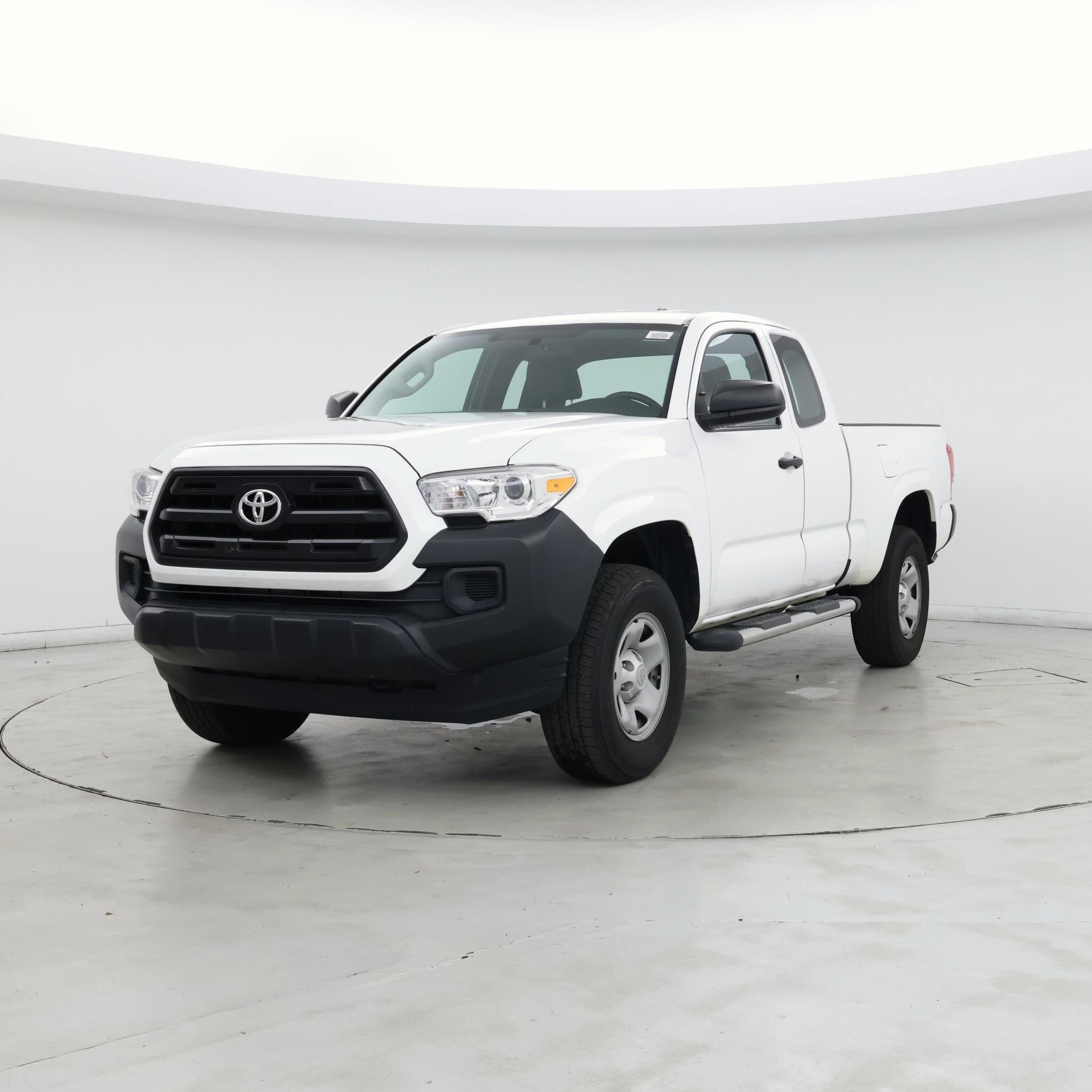 Thumbnail: 2016 Toyota Tacoma - 4