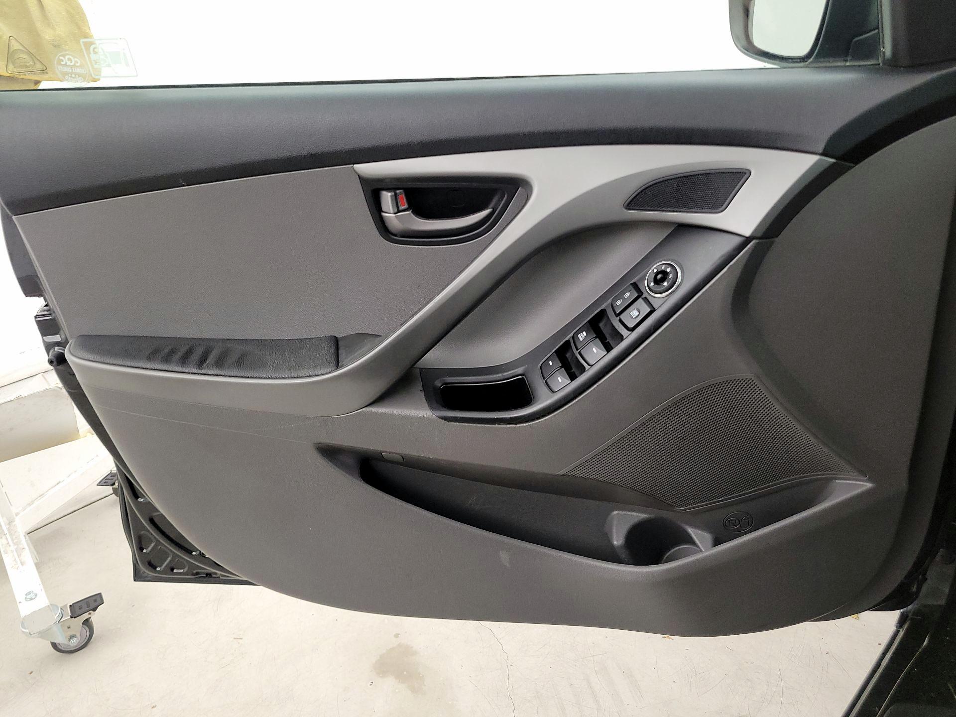 Thumbnail: 2014 Hyundai Elantra - 12