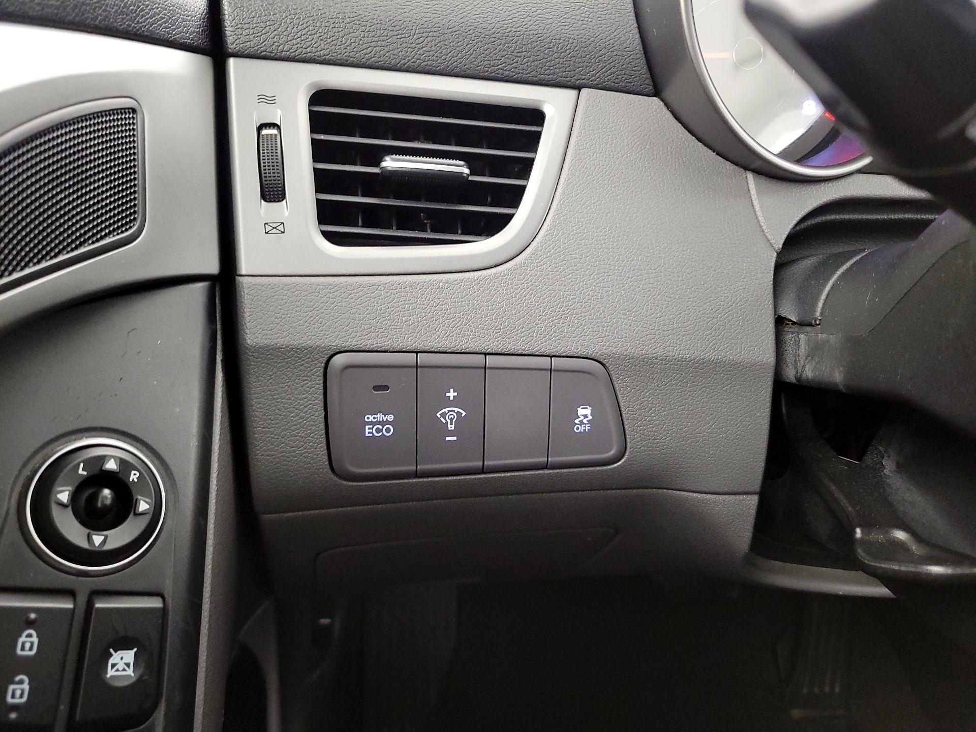 Thumbnail: 2014 Hyundai Elantra - 13