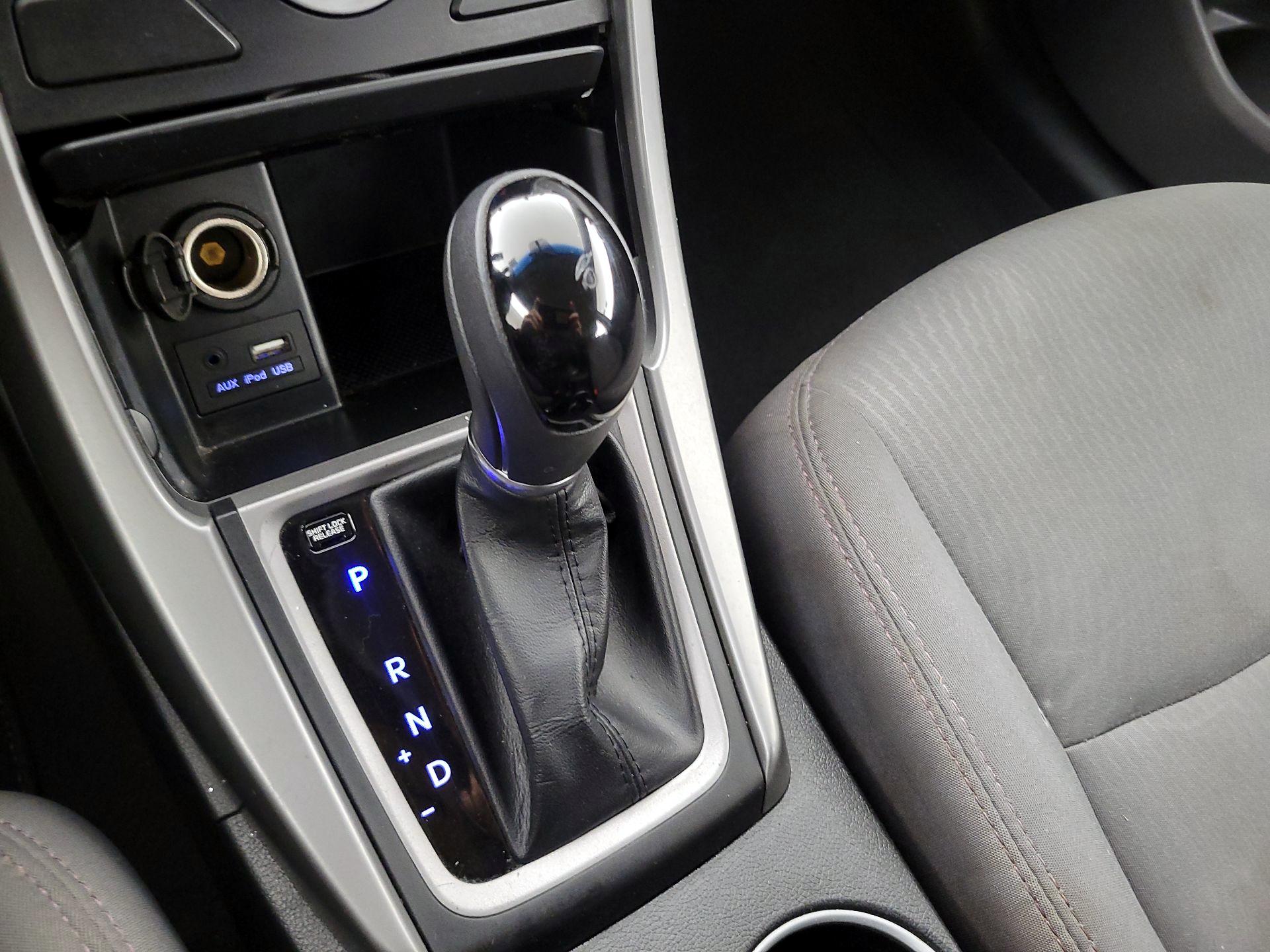 Thumbnail: 2014 Hyundai Elantra - 16