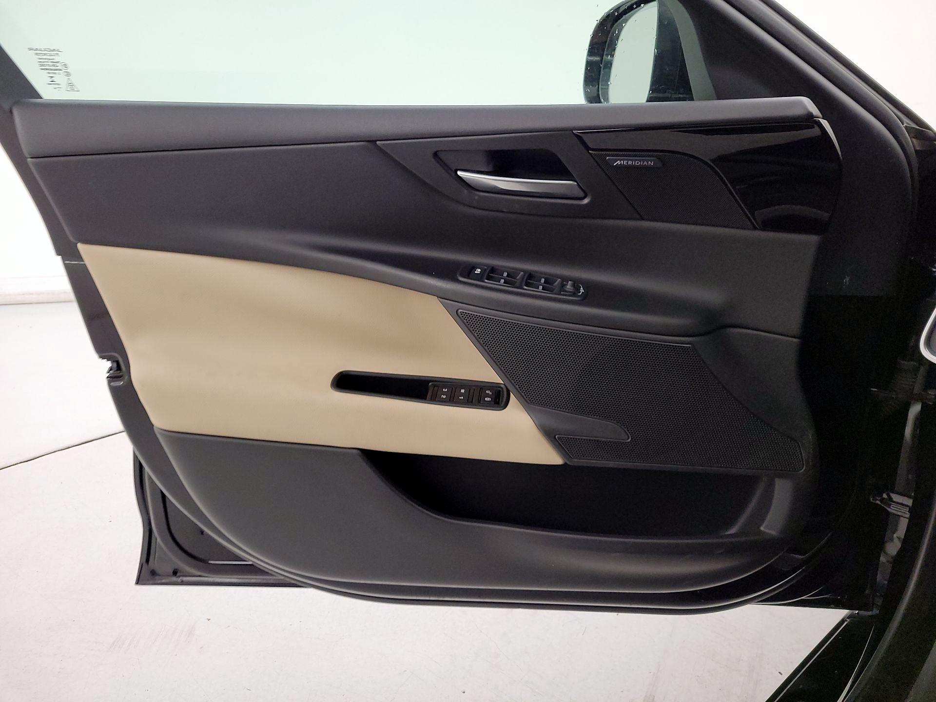 Thumbnail: 2019 Jaguar XE - 12