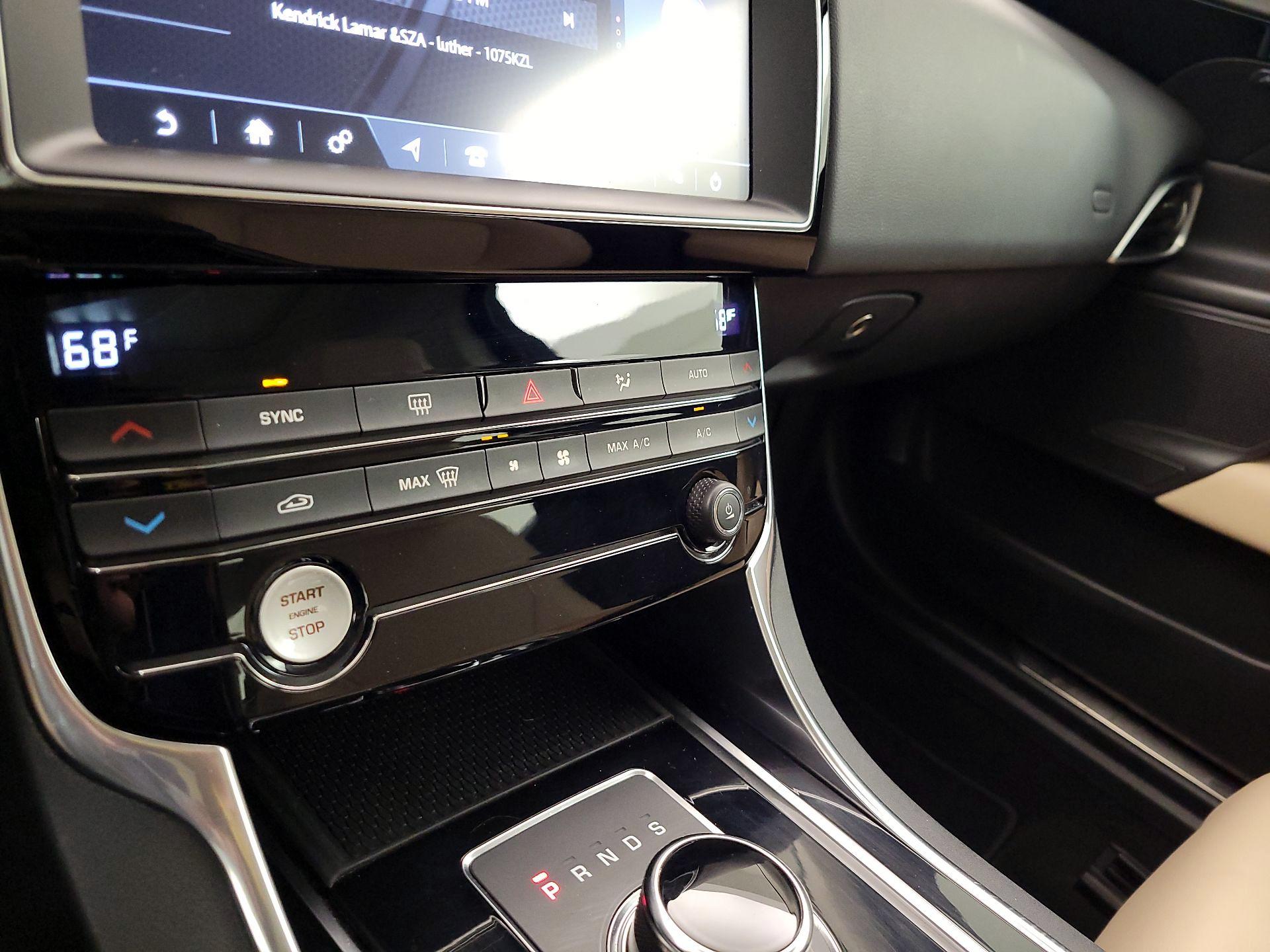 Thumbnail: 2019 Jaguar XE - 16