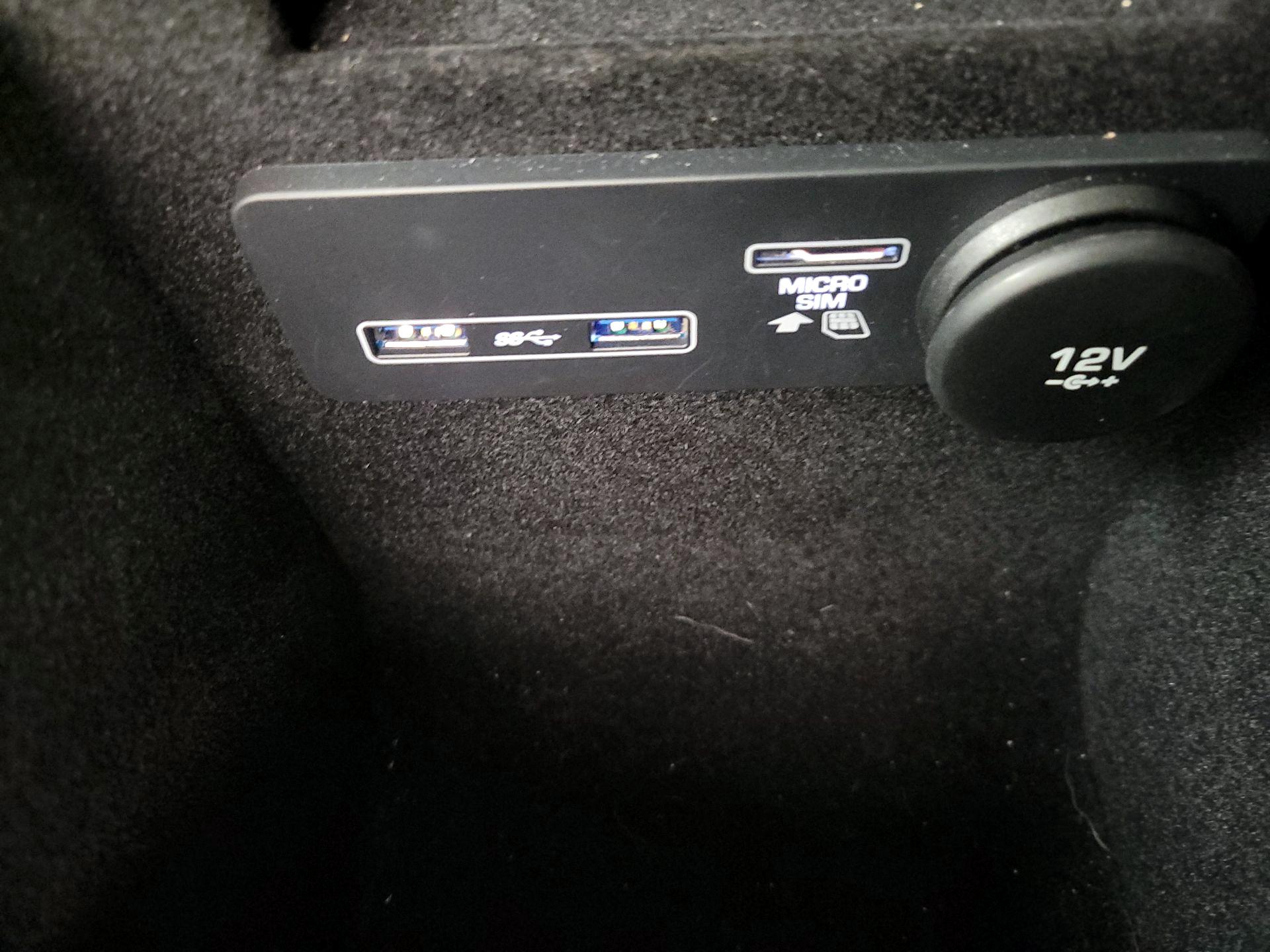 Thumbnail: 2019 Jaguar XE - 18