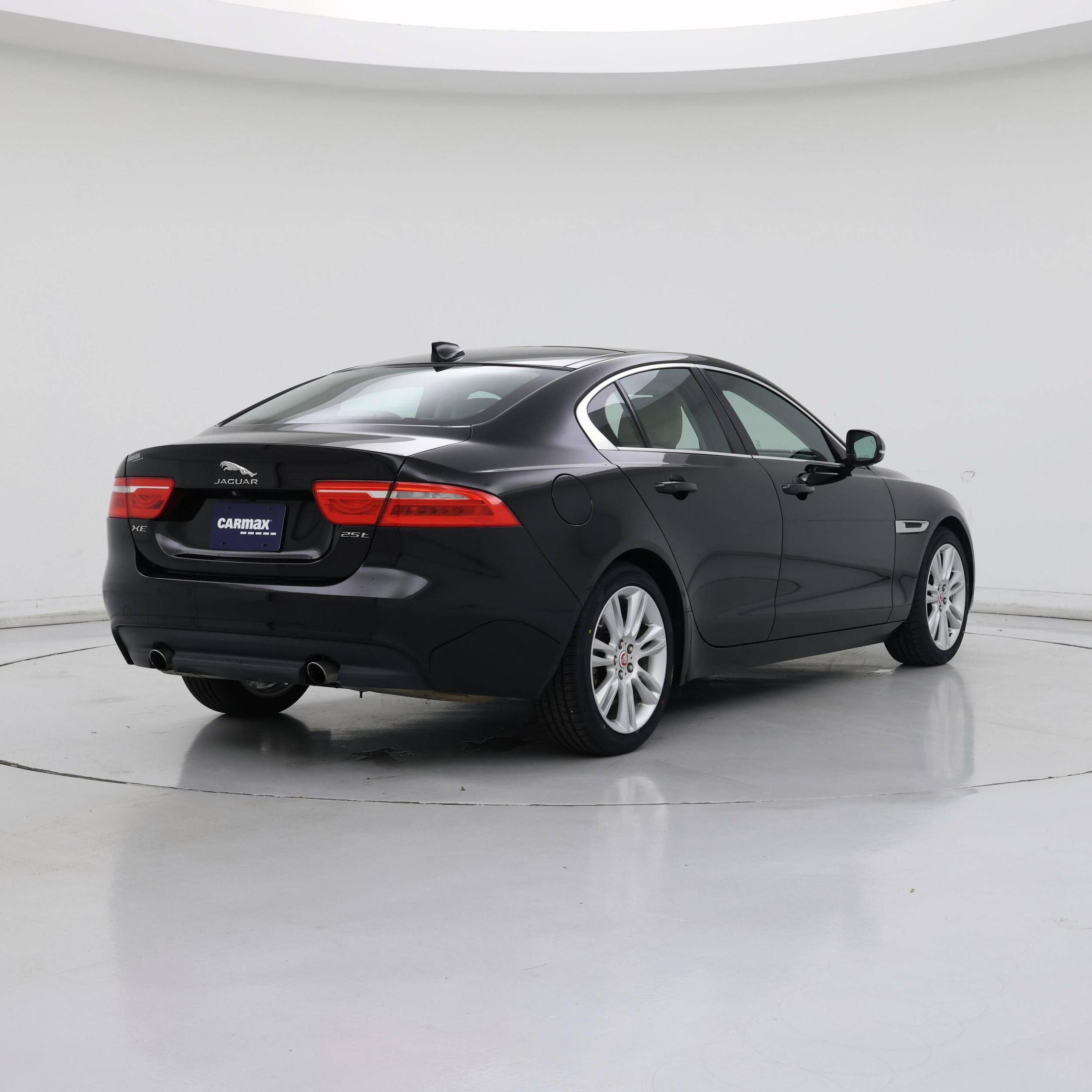 Thumbnail: 2019 Jaguar XE - 8