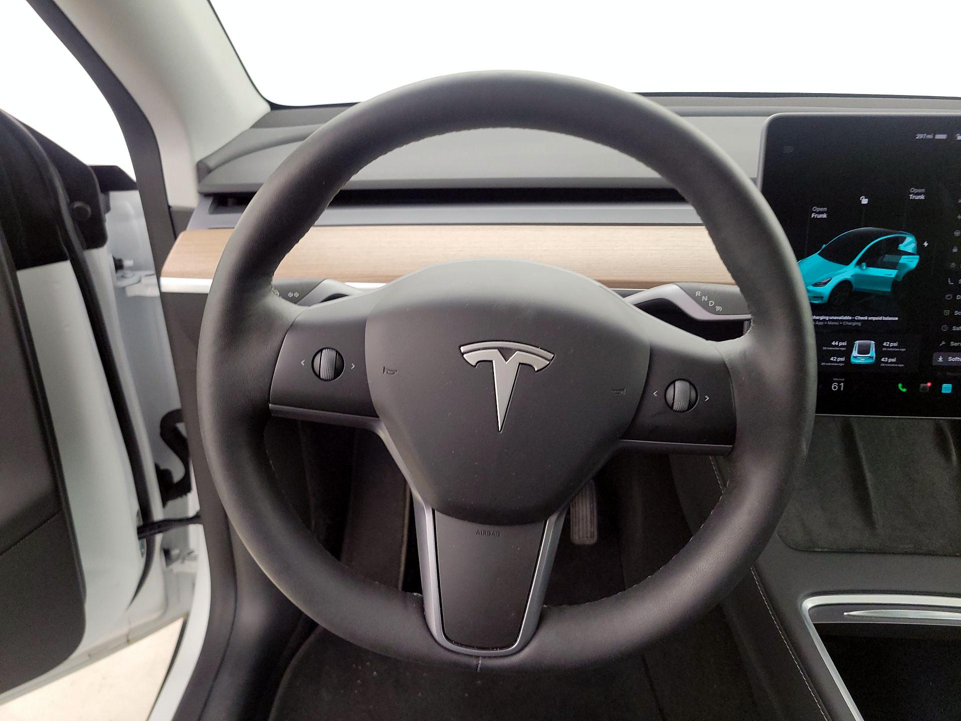 Thumbnail: 2025 Tesla Model Y - 10