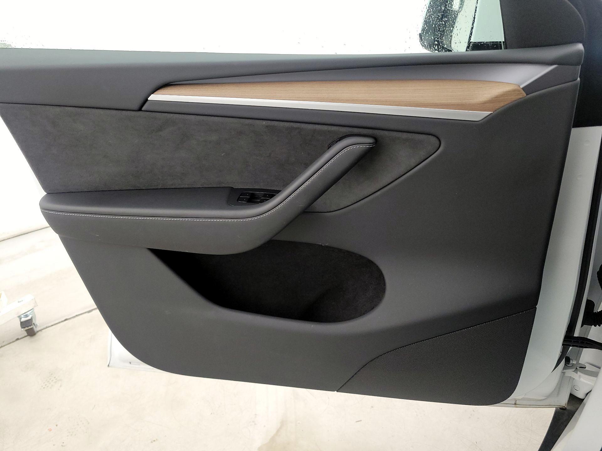 Thumbnail: 2025 Tesla Model Y - 12