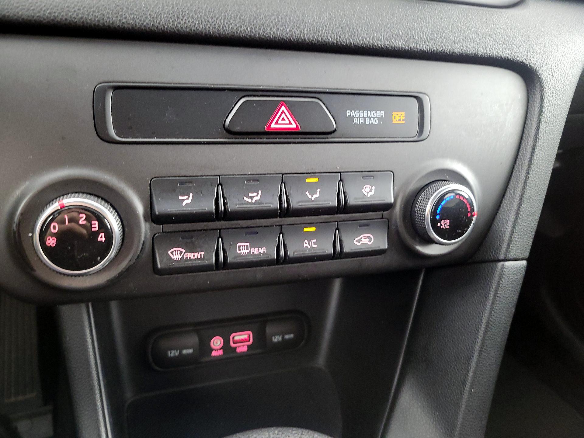 Thumbnail: 2017 Kia Sportage - 16