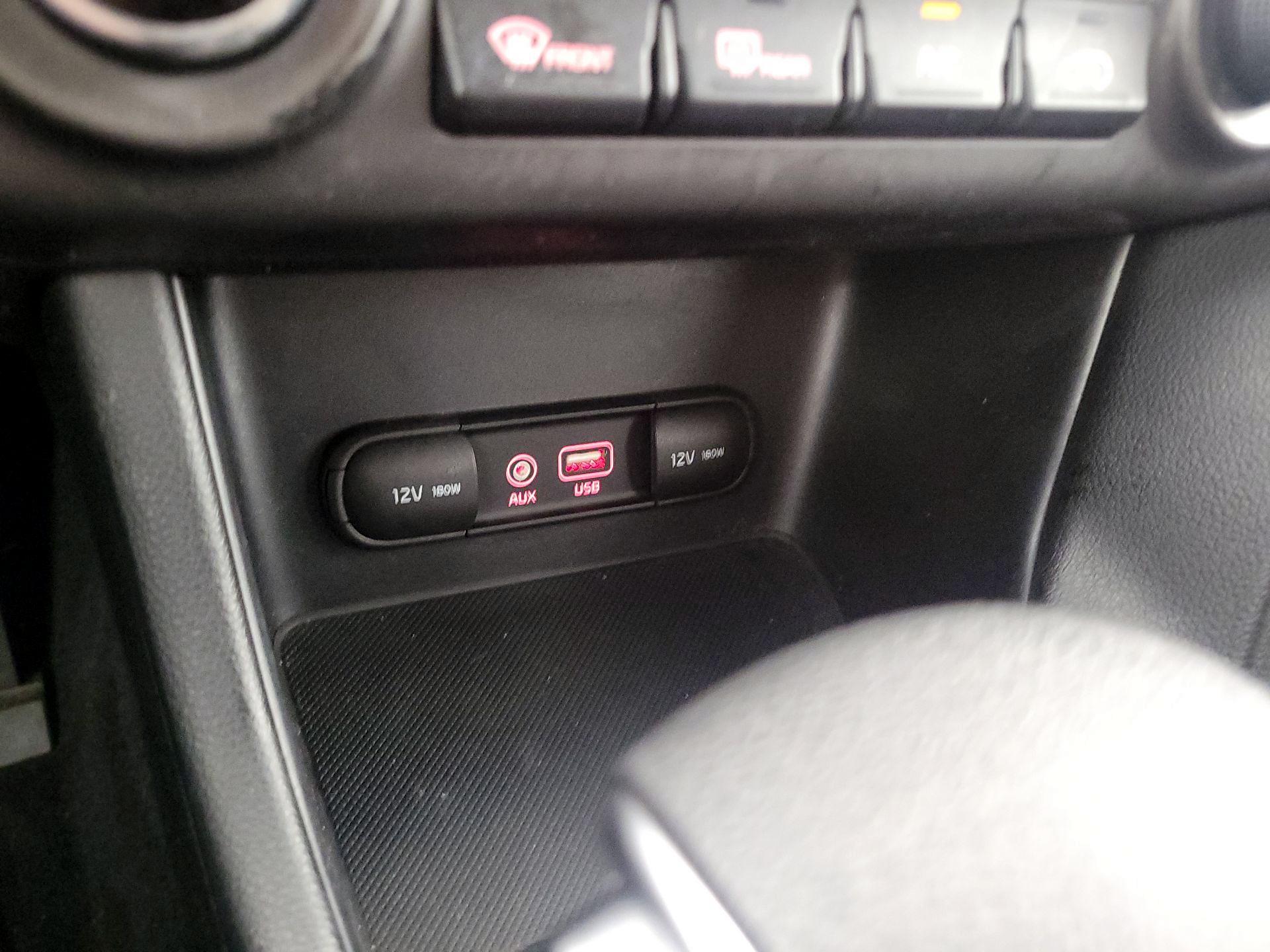 Thumbnail: 2017 Kia Sportage - 18