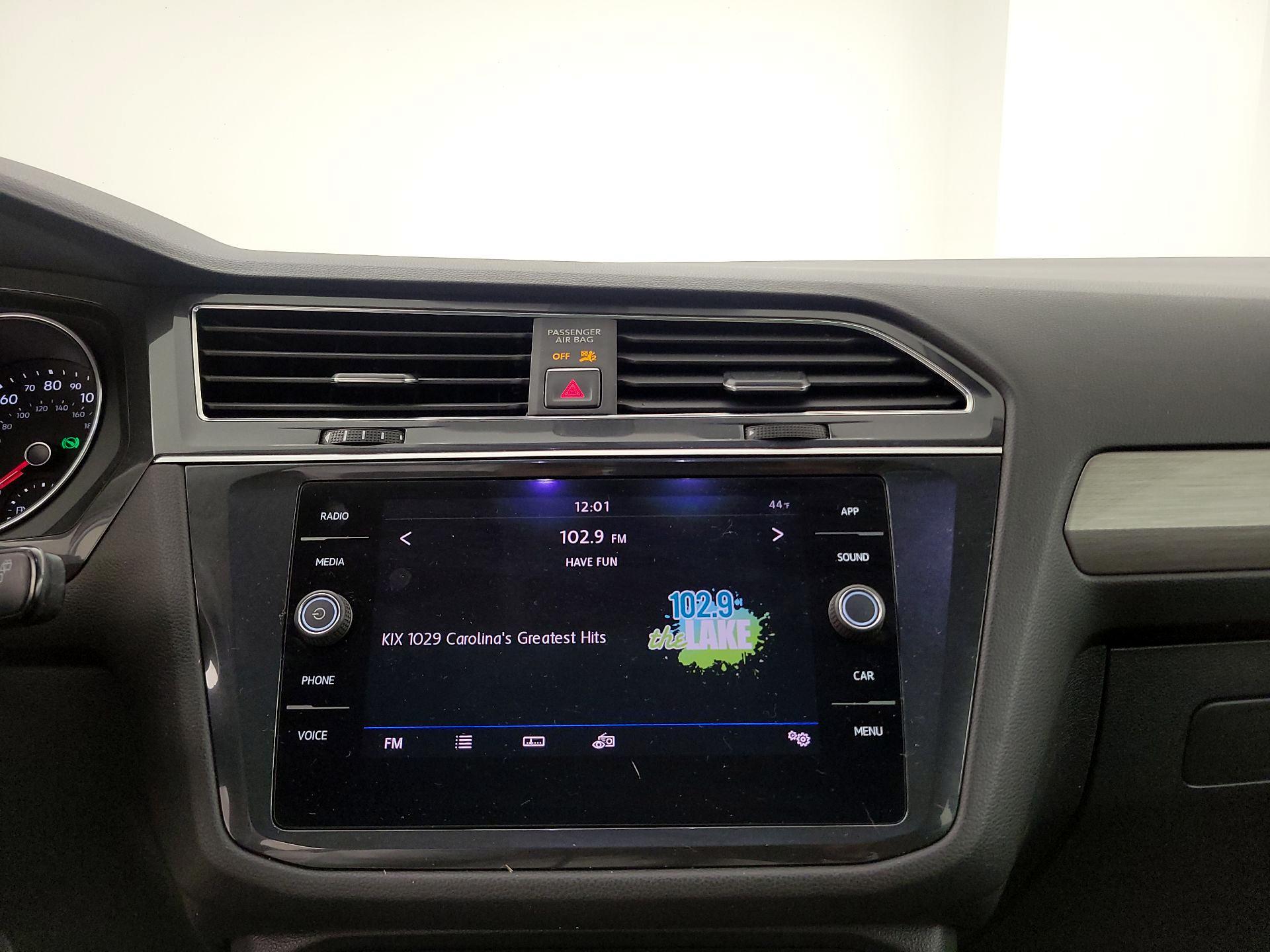 Thumbnail: 2018 Volkswagen Tiguan - 15