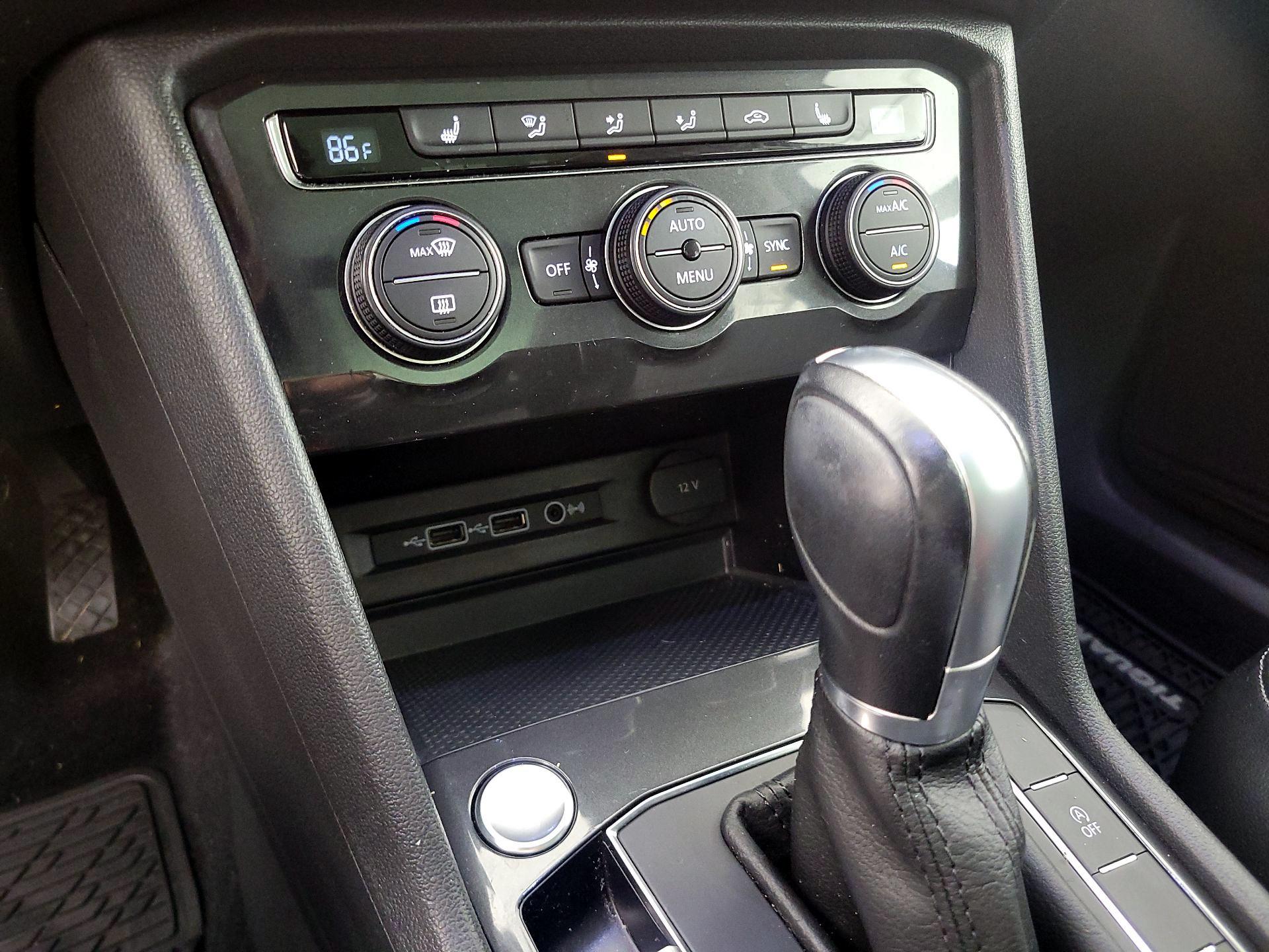 Thumbnail: 2018 Volkswagen Tiguan - 16