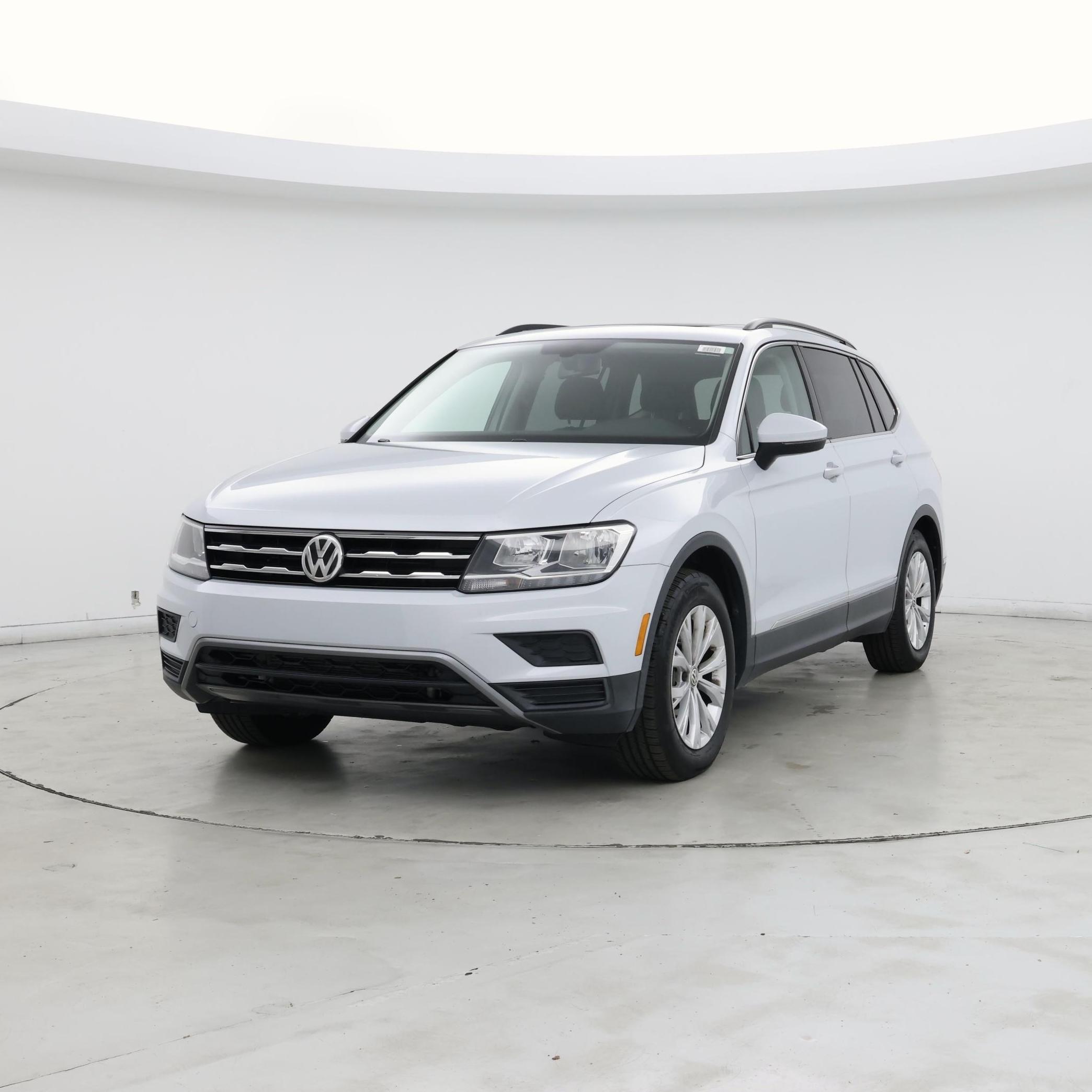 Thumbnail: 2018 Volkswagen Tiguan - 4