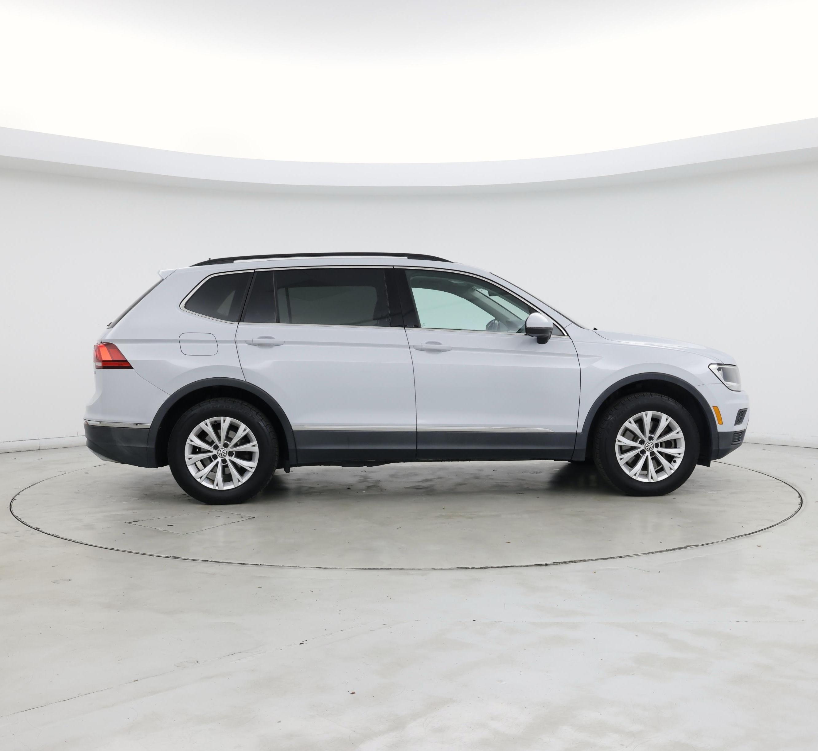 Thumbnail: 2018 Volkswagen Tiguan - 7