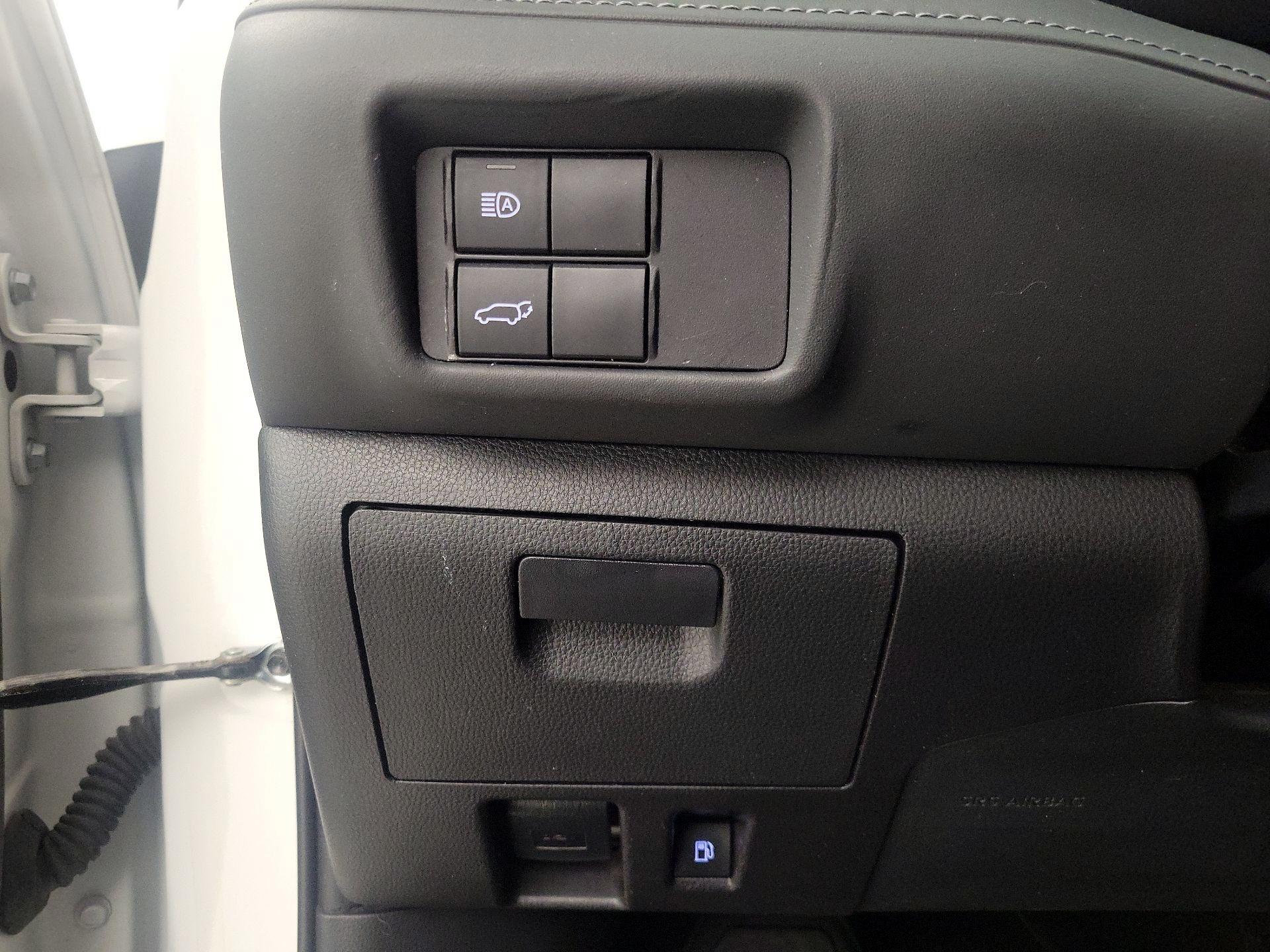 Thumbnail: 2022 Toyota Highlander - 11