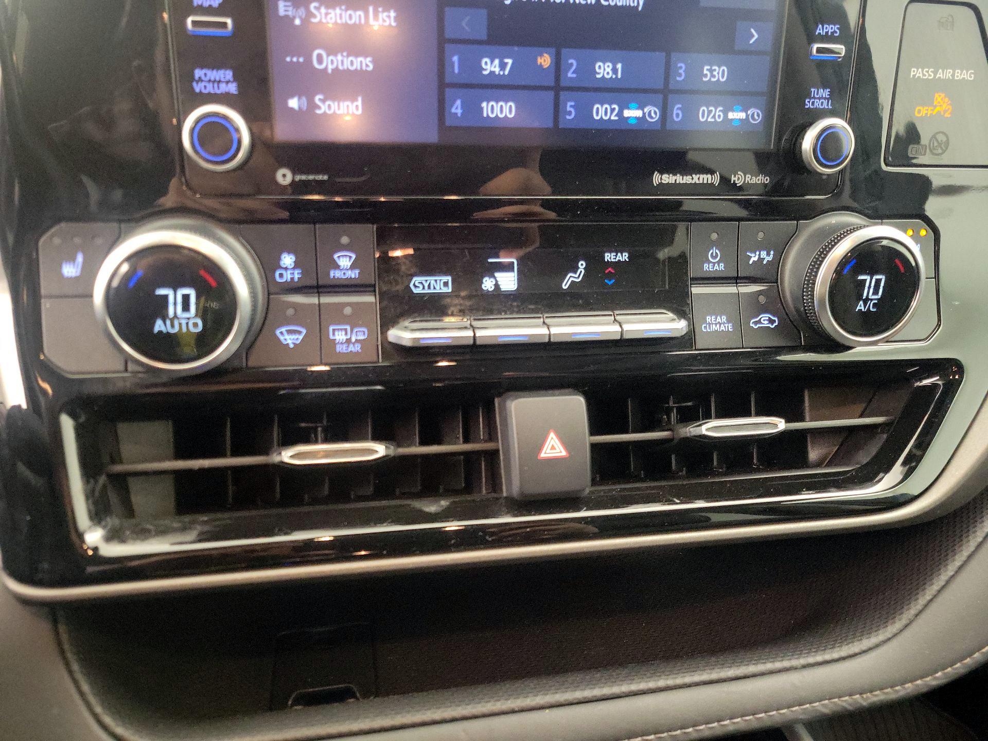 Thumbnail: 2022 Toyota Highlander - 14