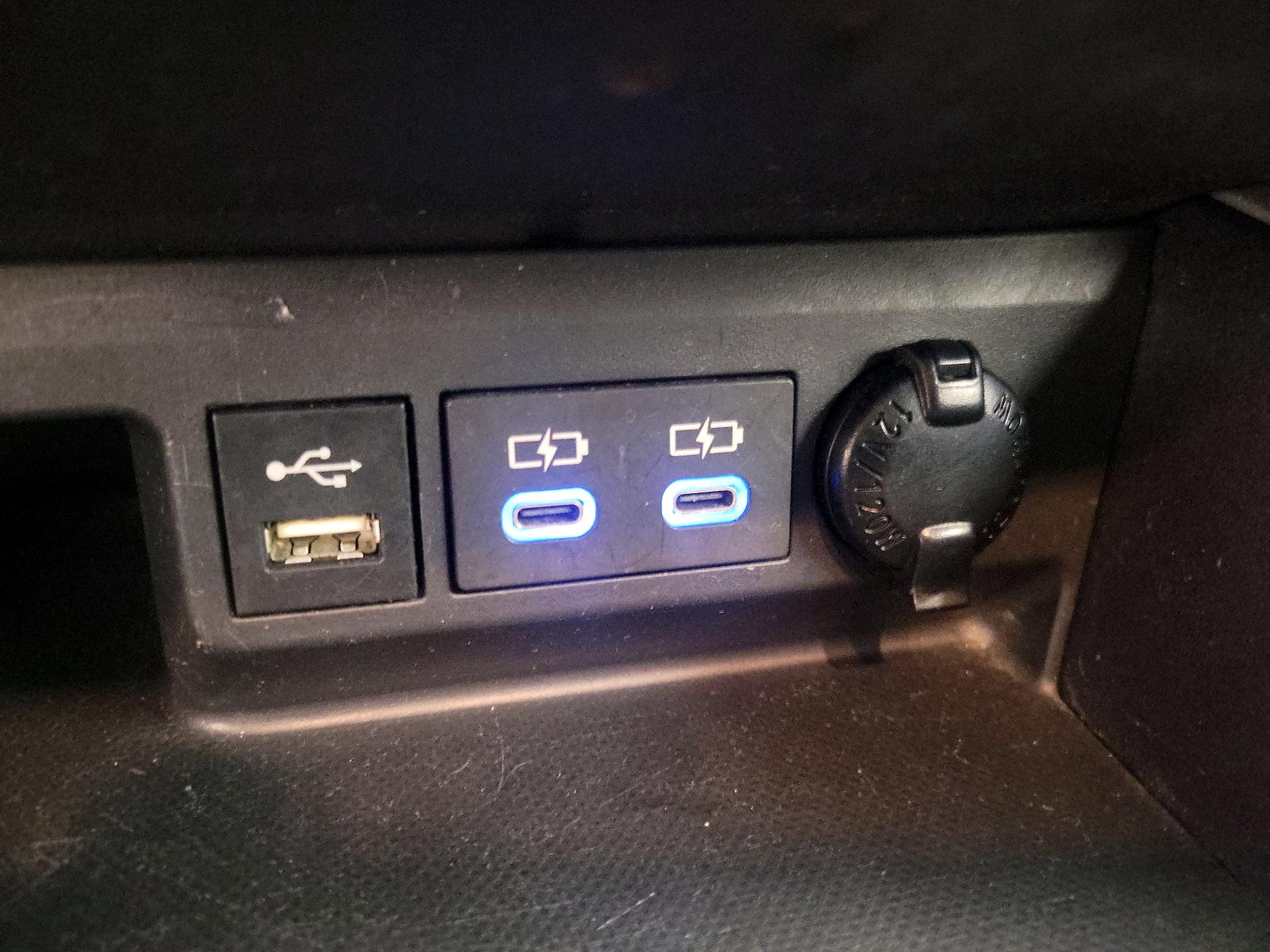 Thumbnail: 2022 Toyota Highlander - 16