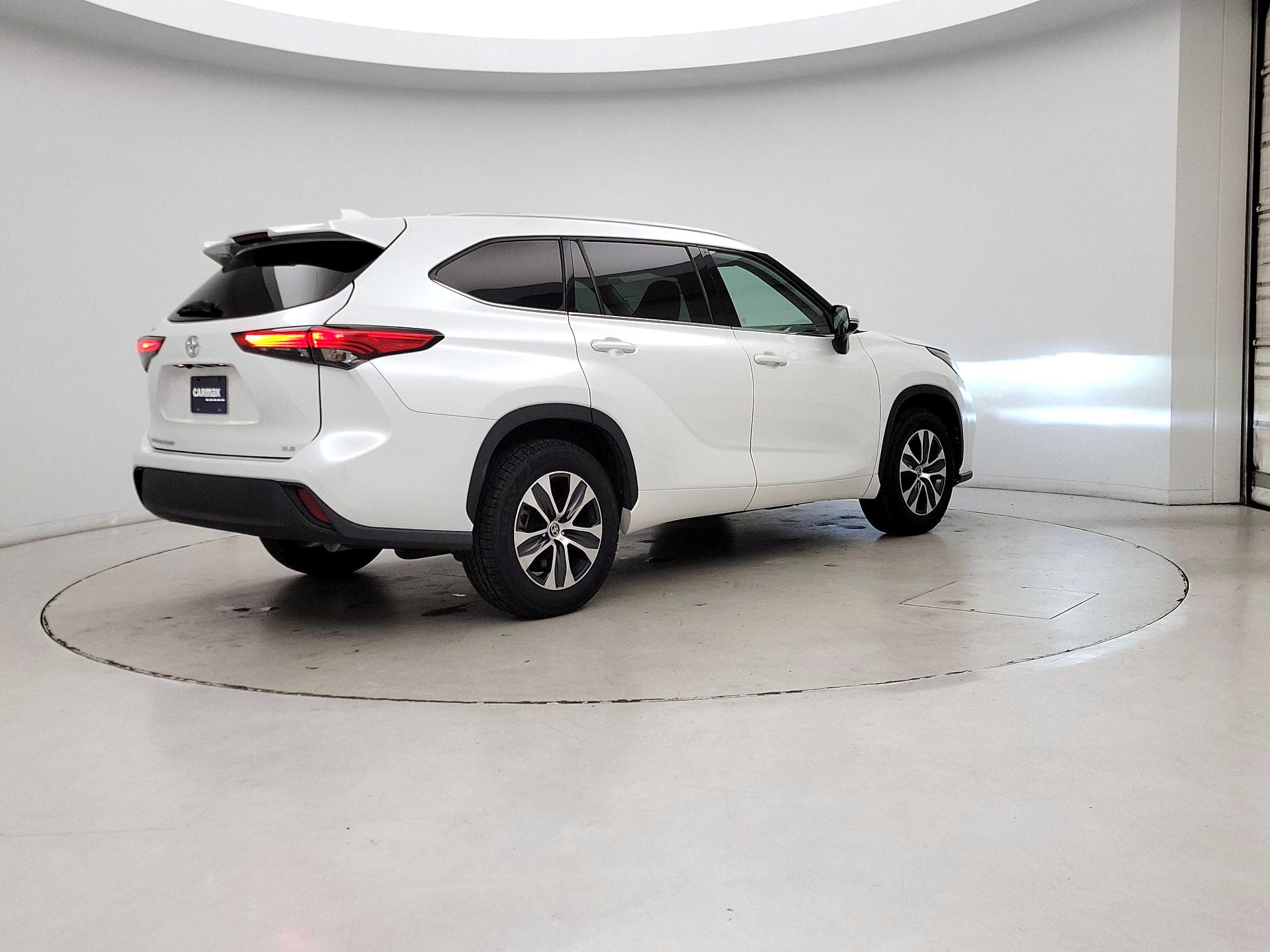 Thumbnail: 2022 Toyota Highlander - 5