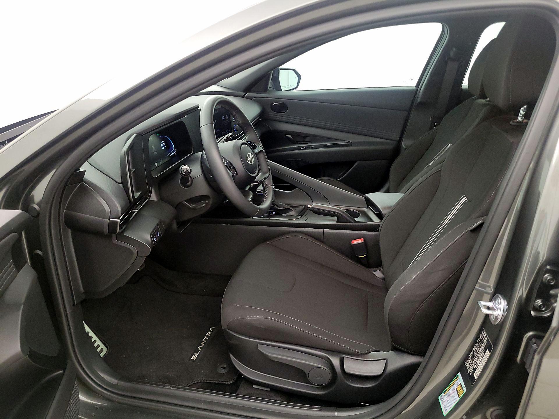 Thumbnail: 2025 Hyundai Elantra - 11