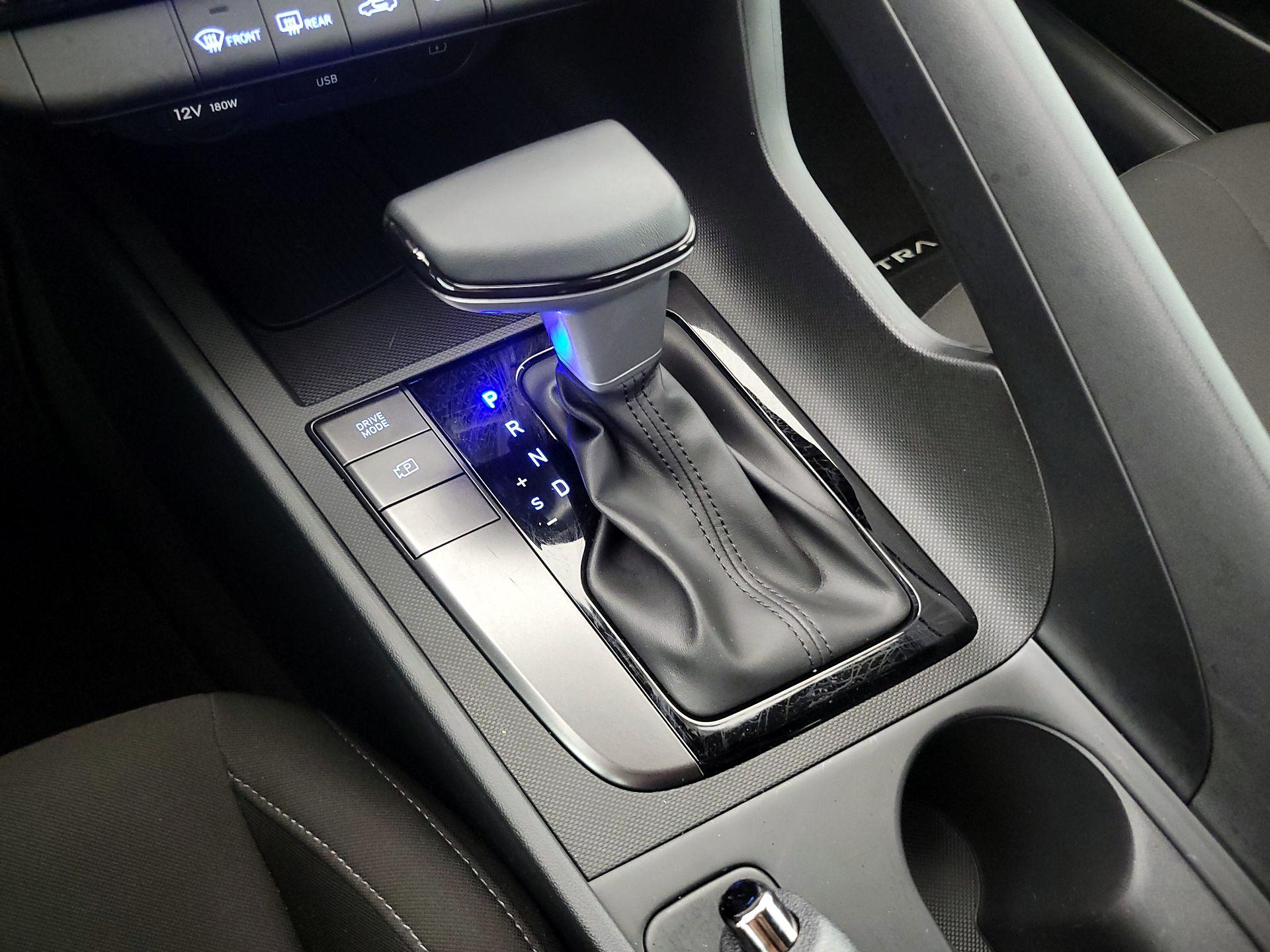 Thumbnail: 2025 Hyundai Elantra - 17