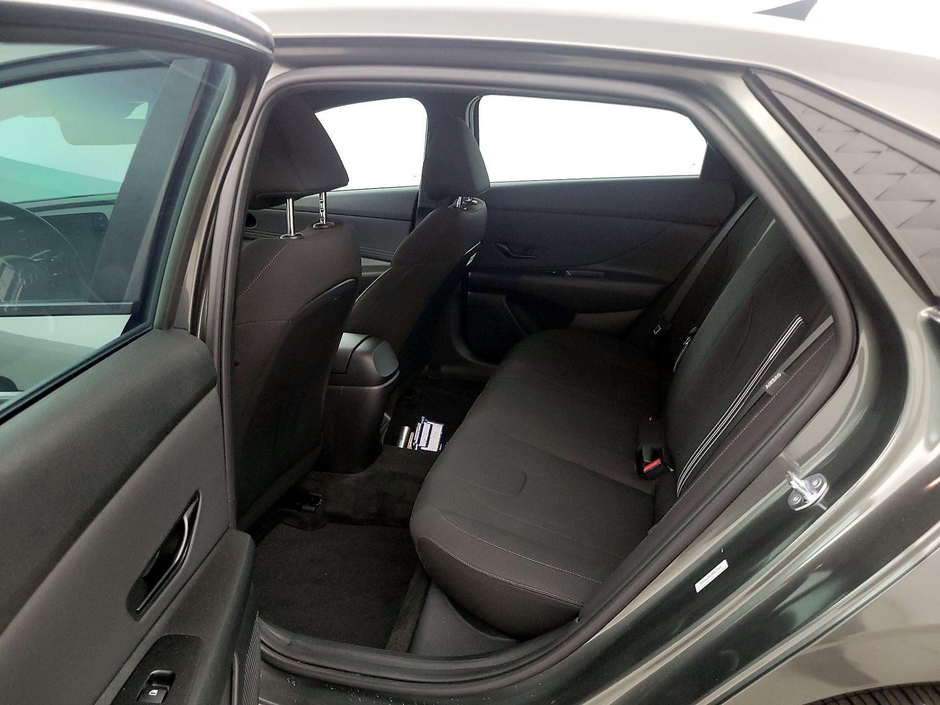 Thumbnail: 2025 Hyundai Elantra - 19