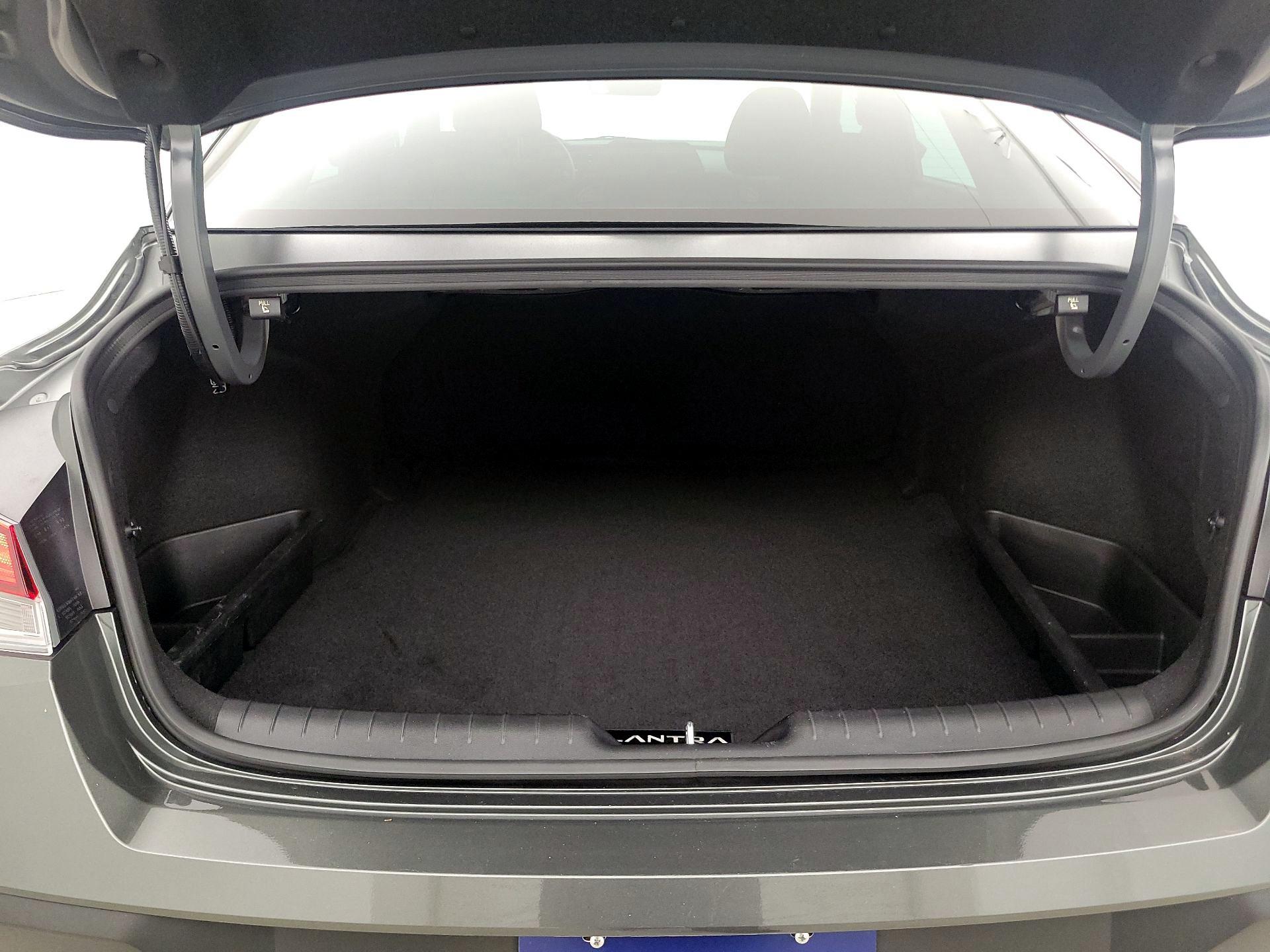 Thumbnail: 2025 Hyundai Elantra - 20