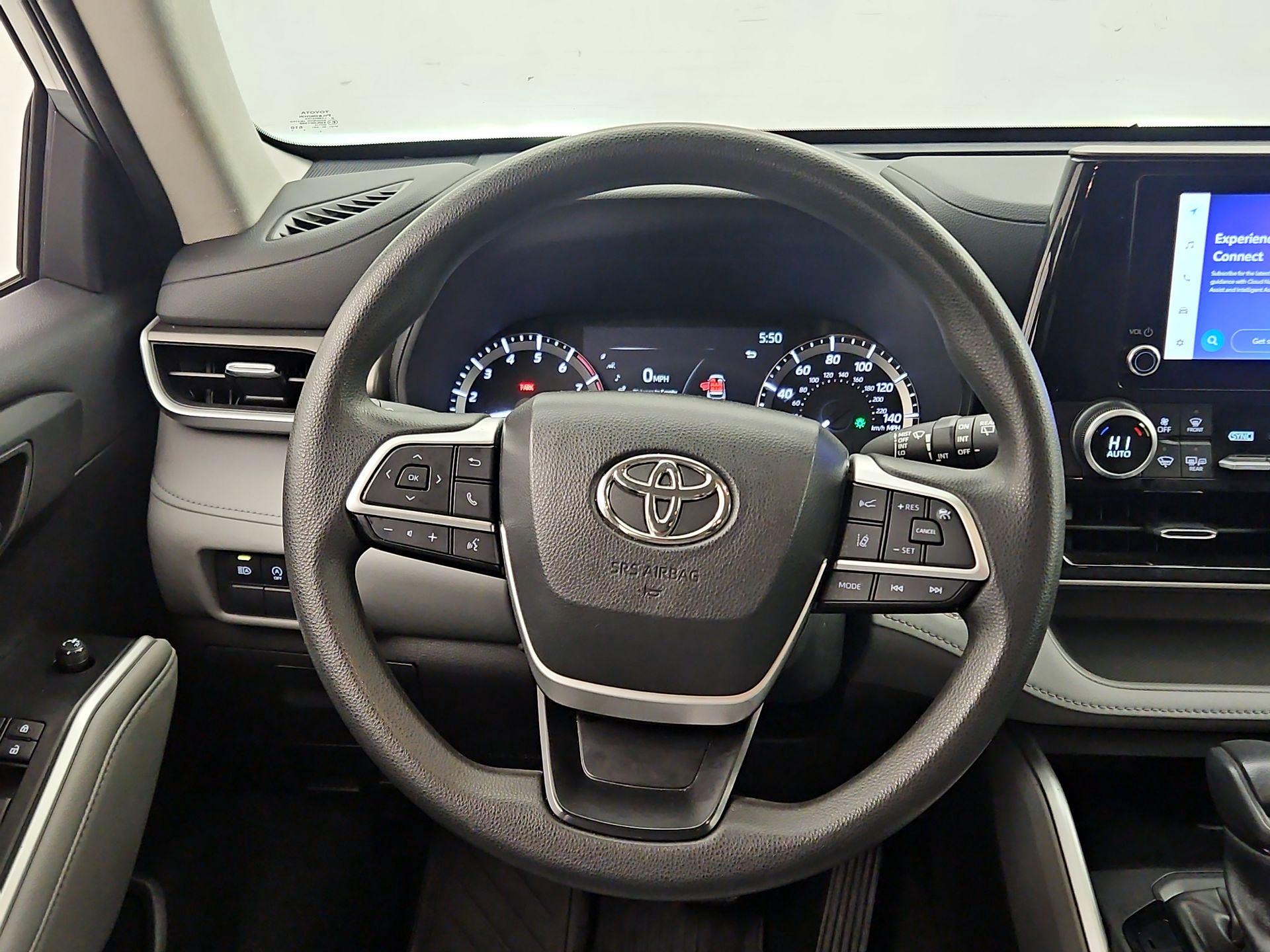 Thumbnail: 2023 Toyota Highlander - 10