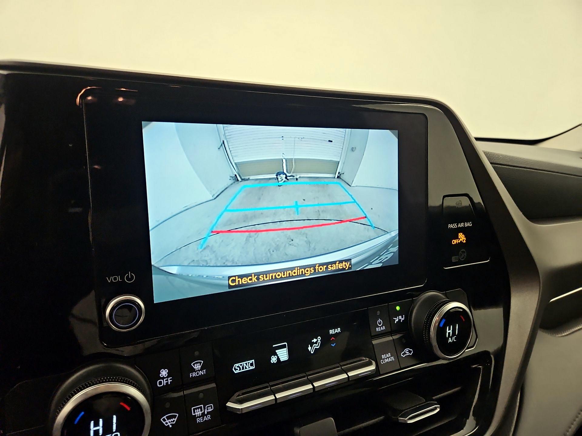 Thumbnail: 2023 Toyota Highlander - 14