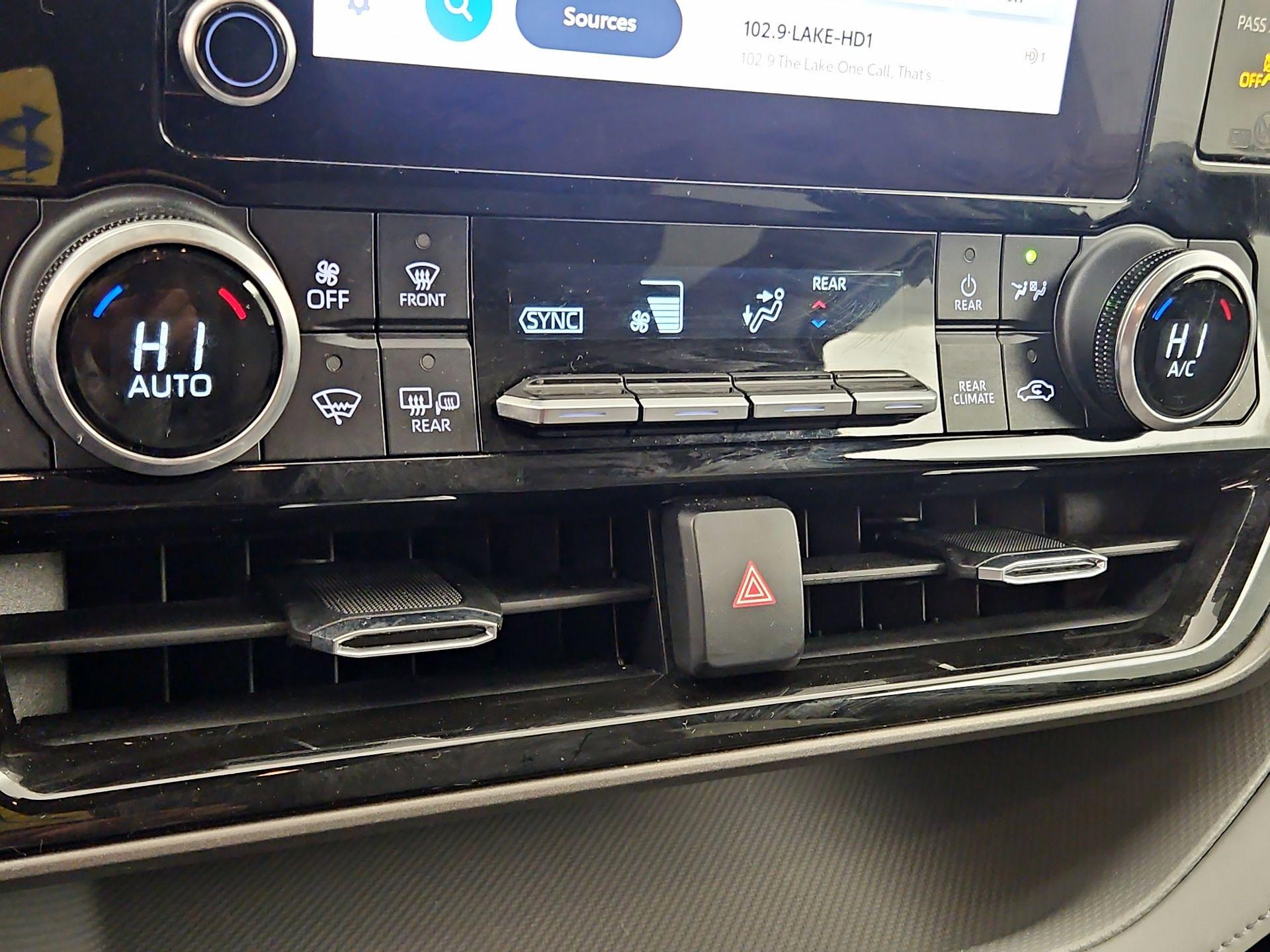 Thumbnail: 2023 Toyota Highlander - 16