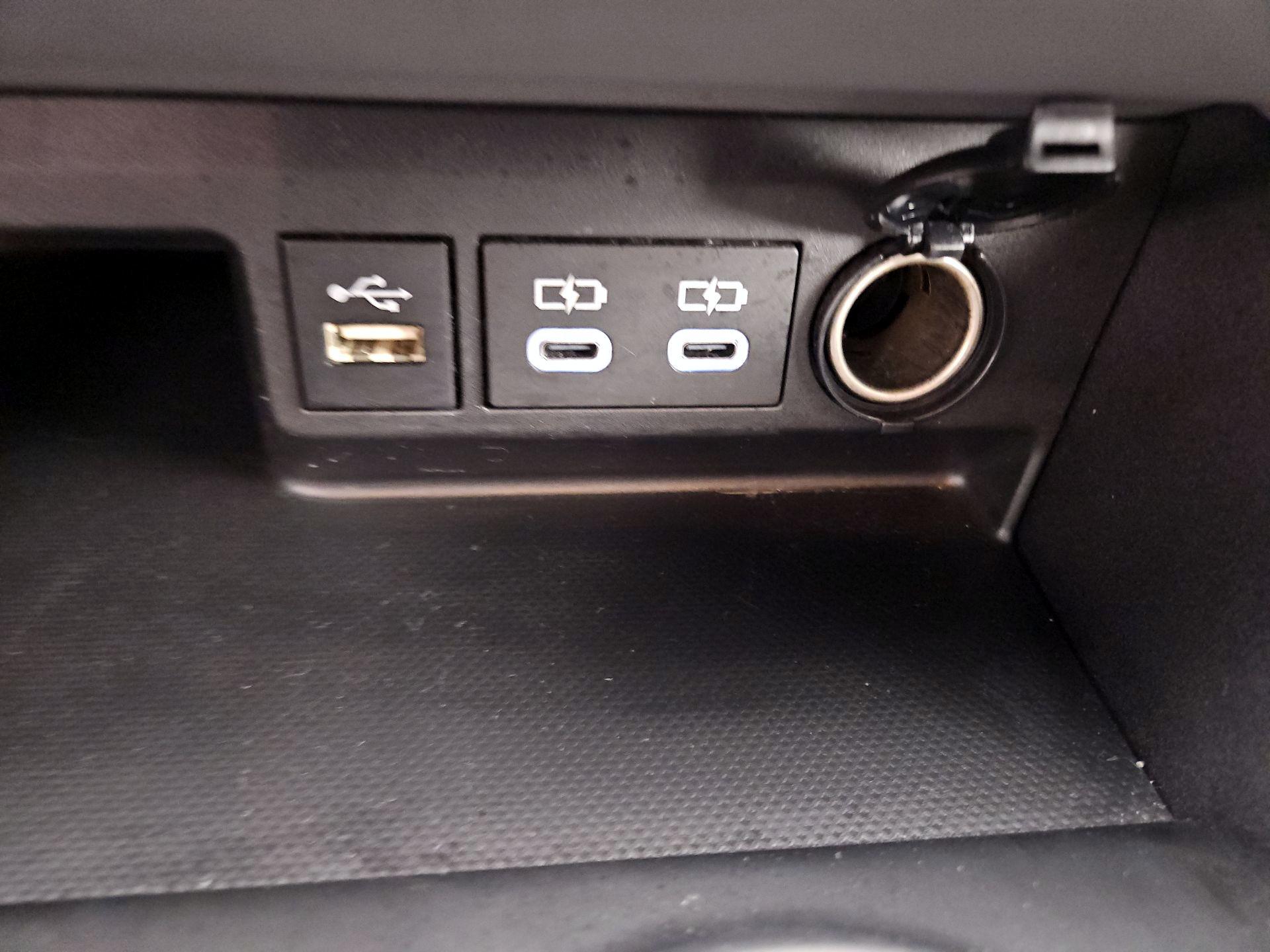 Thumbnail: 2023 Toyota Highlander - 18