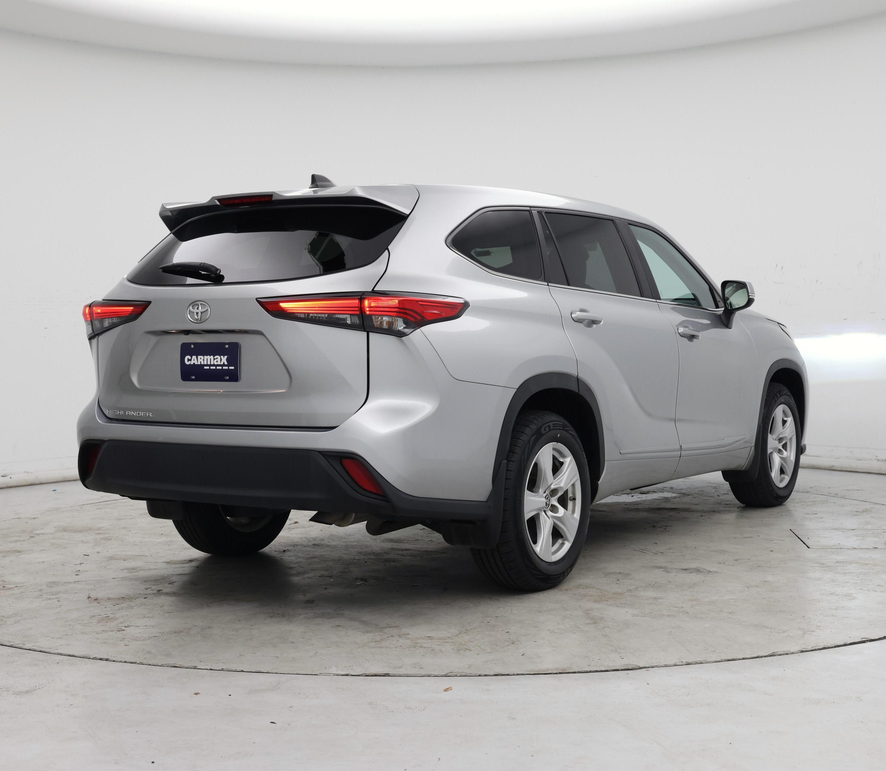 Thumbnail: 2023 Toyota Highlander - 8