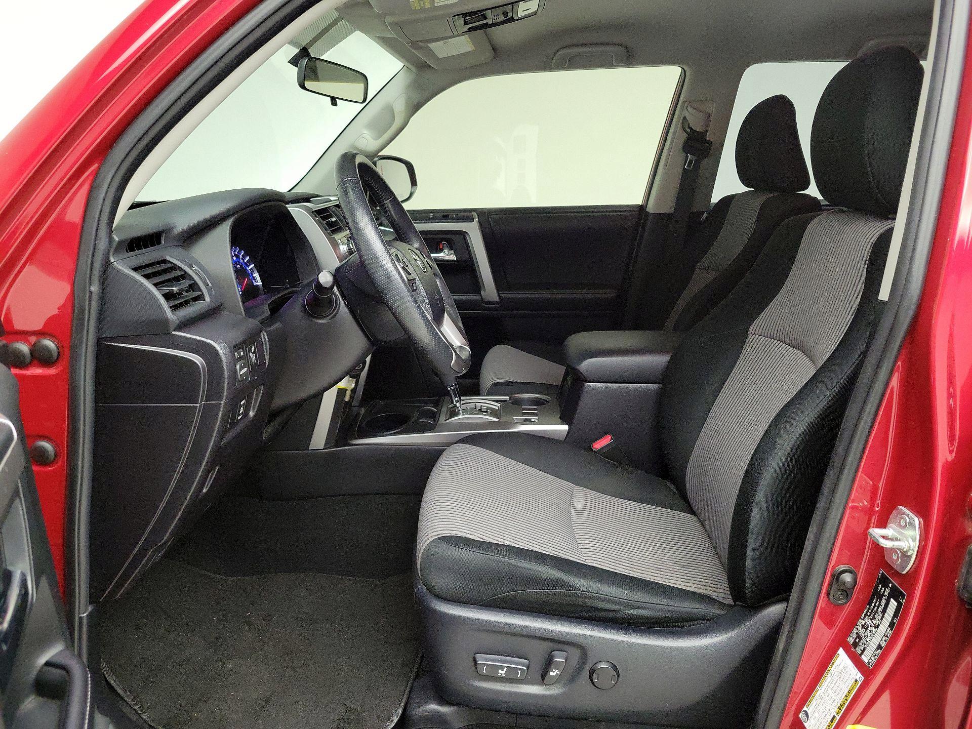 Thumbnail: 2016 Toyota 4Runner - 11